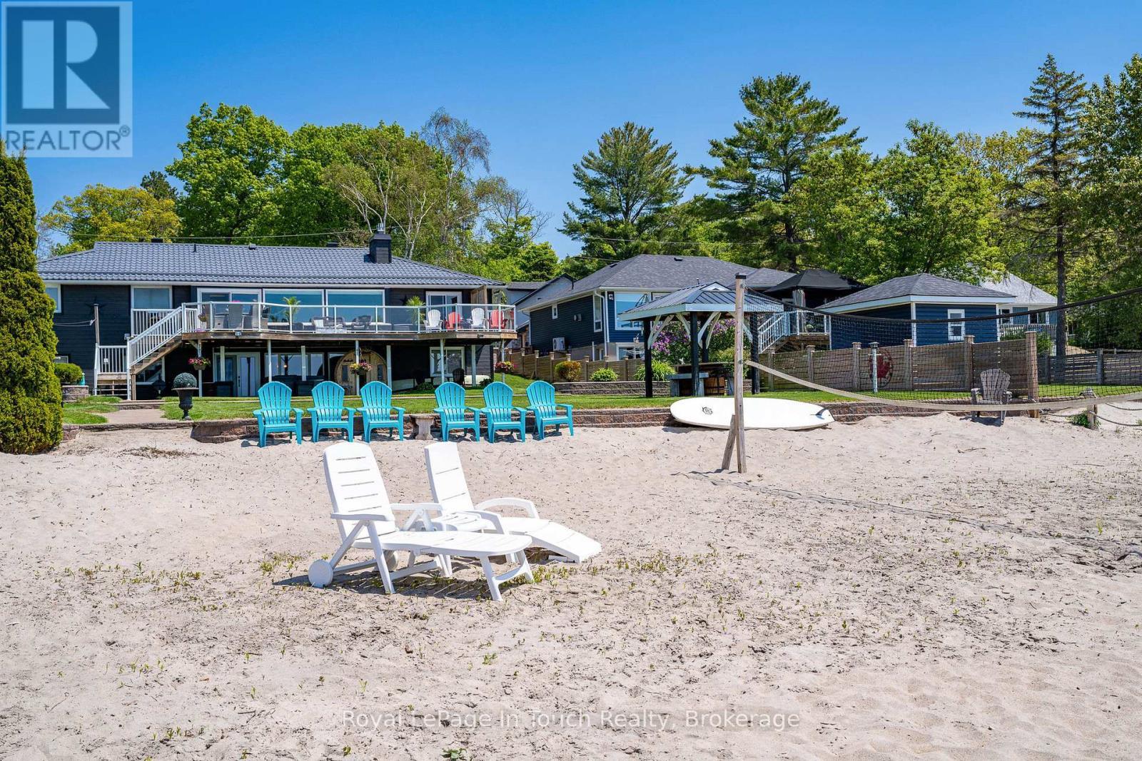 












8 TINY BEACHES ROAD S

,
Tiny,




Ontario
L0L2J0

