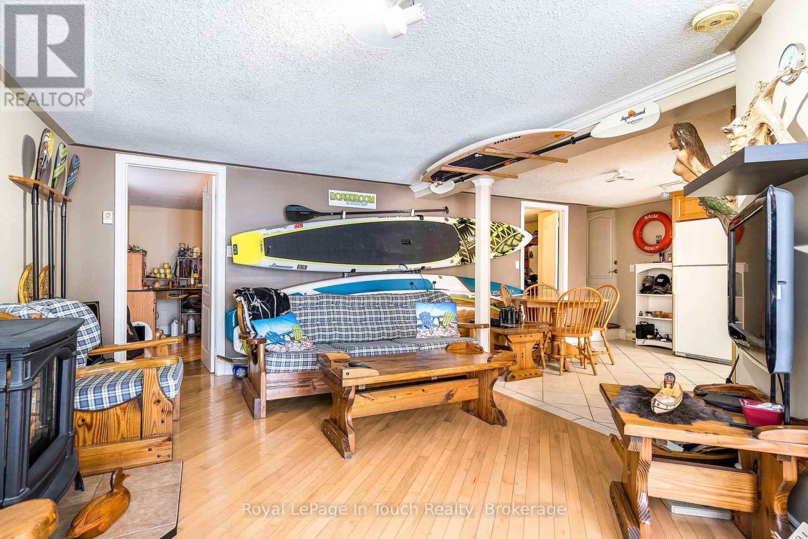 












8 TINY BEACHES ROAD S

,
Tiny,




Ontario
L0L2J0

