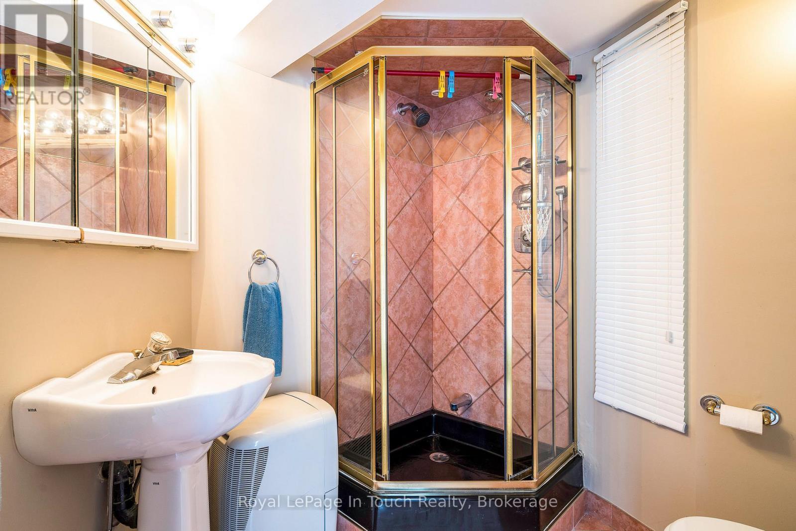 












8 TINY BEACHES ROAD S

,
Tiny,




Ontario
L0L2J0

