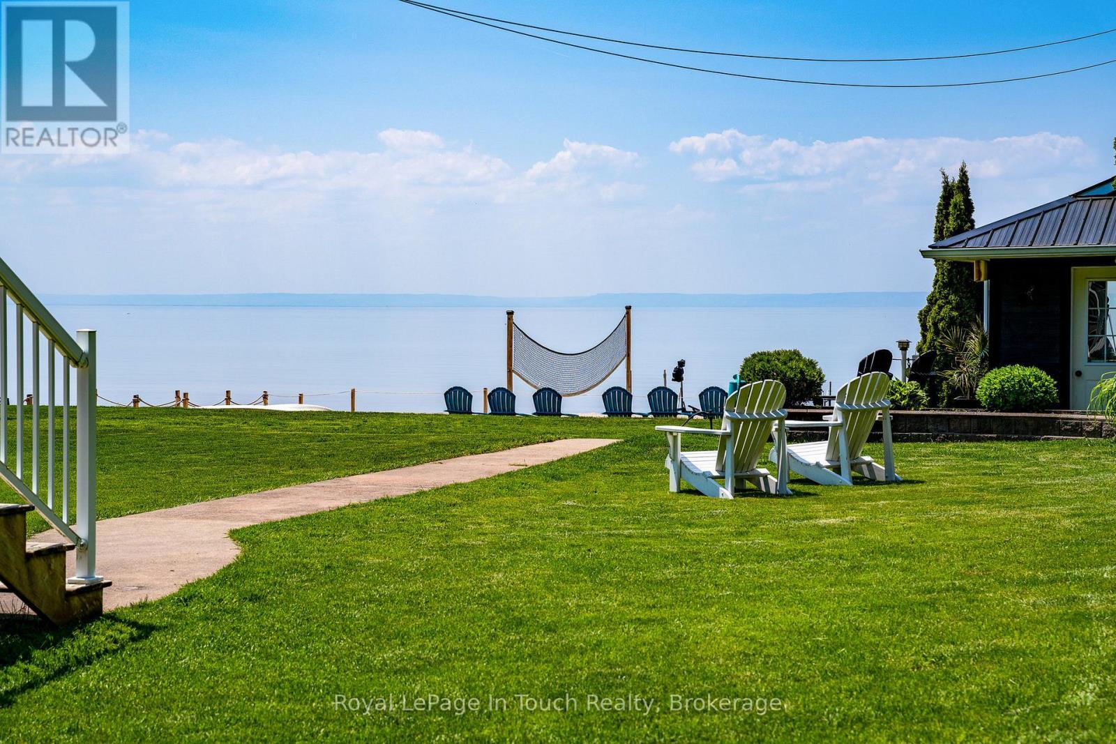 












8 TINY BEACHES ROAD S

,
Tiny,




Ontario
L0L2J0

