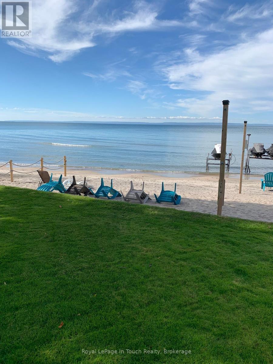 












8 TINY BEACHES ROAD S

,
Tiny,




Ontario
L0L2J0

