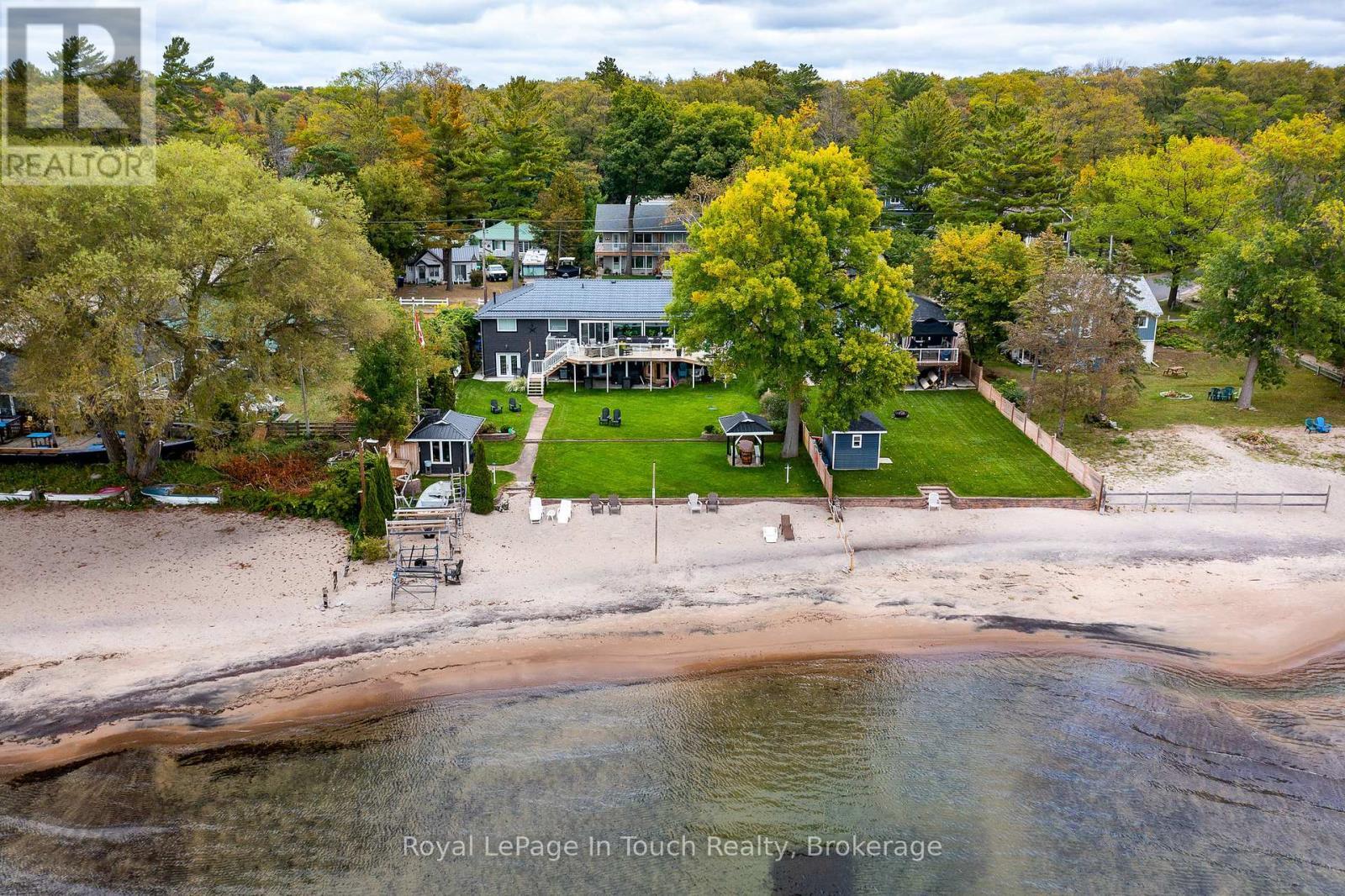 












8 TINY BEACHES ROAD S

,
Tiny,




Ontario
L0L2J0

