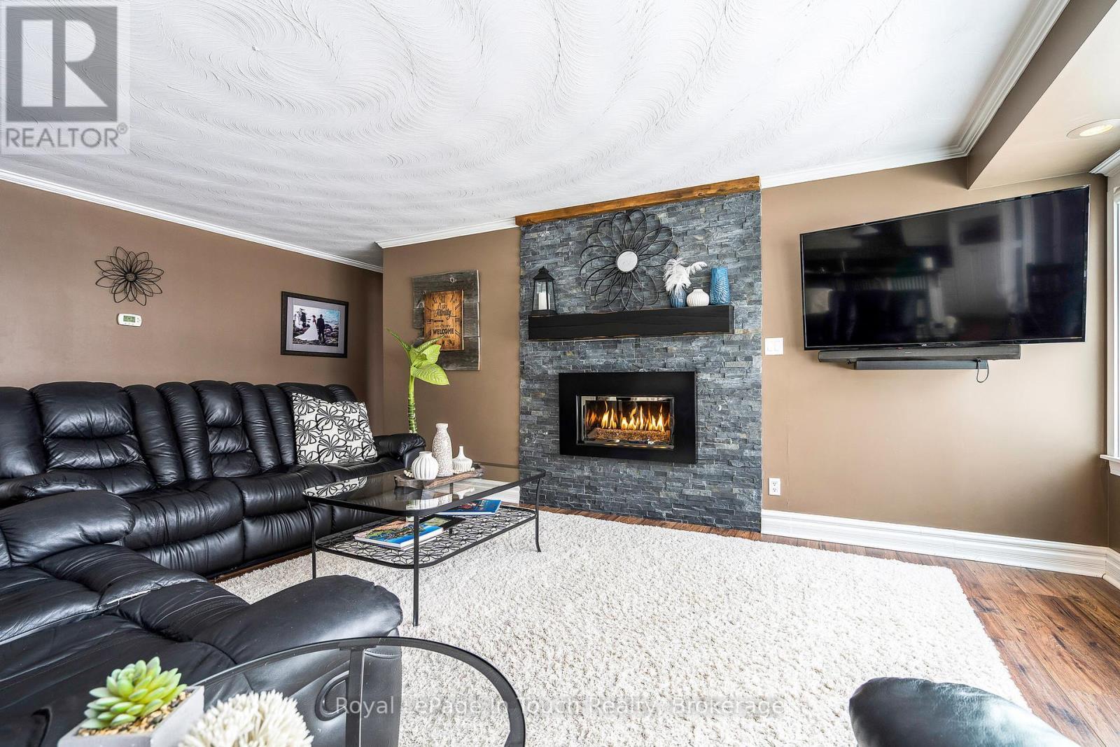 












8 TINY BEACHES ROAD S

,
Tiny,




Ontario
L0L2J0

