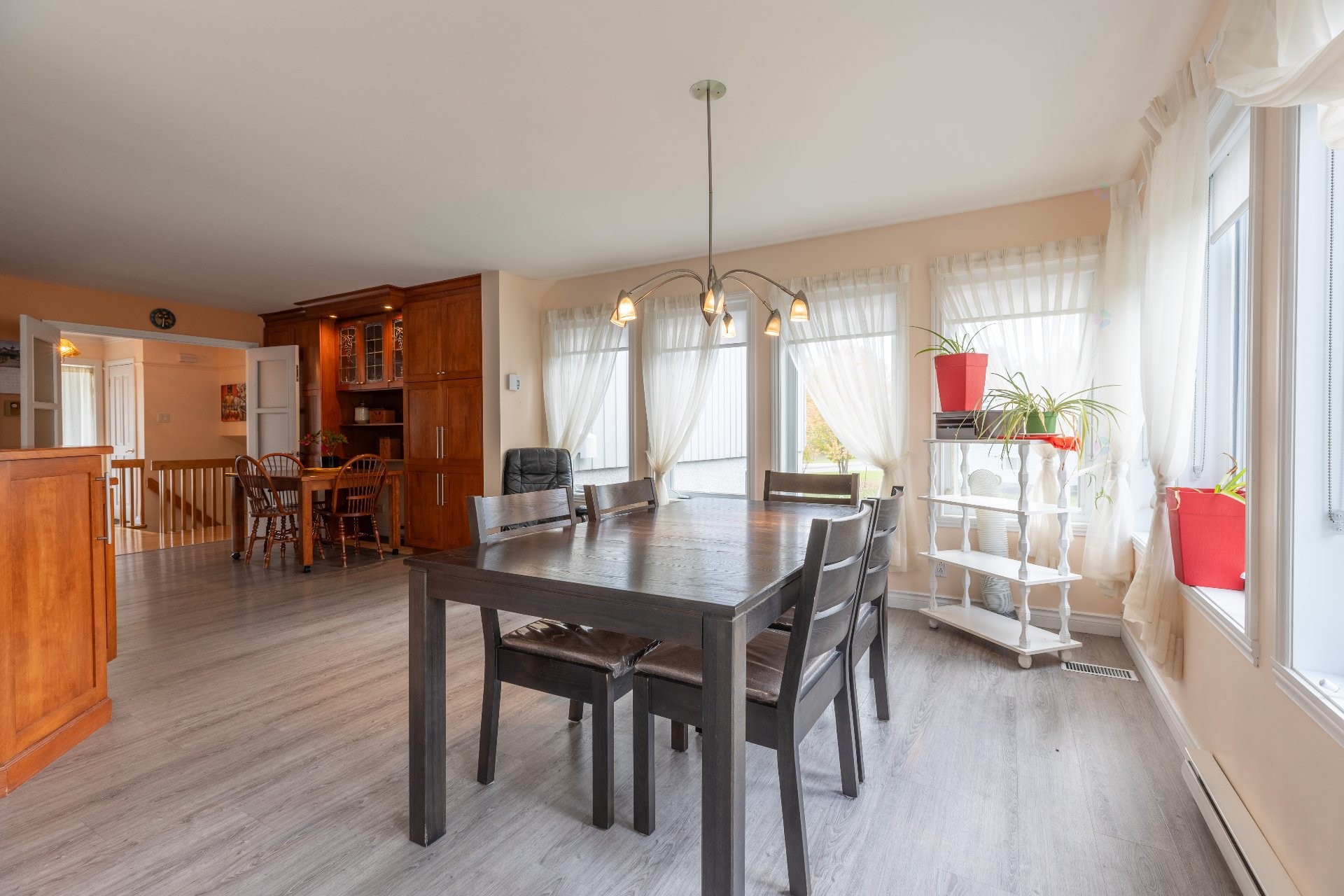 









951


Rue Brassard

,
Saint-Michel-des-Saints,




QC
J0K3B0

