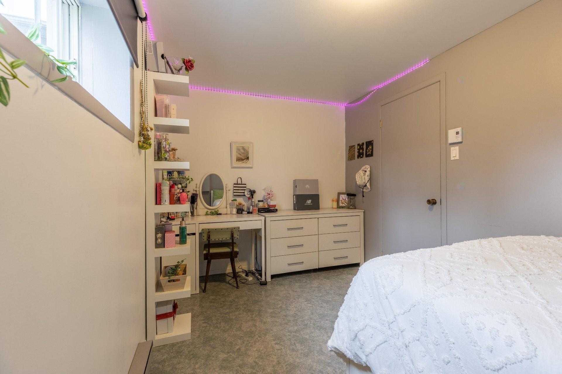 









951


Rue Brassard

,
Saint-Michel-des-Saints,




QC
J0K3B0

