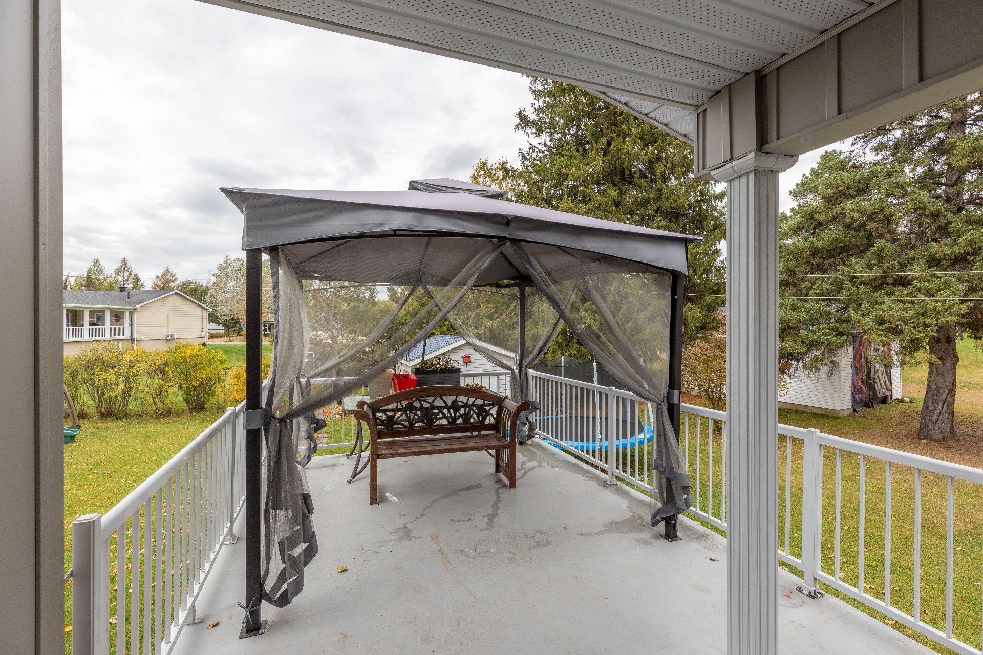 









951


Rue Brassard

,
Saint-Michel-des-Saints,




QC
J0K3B0

