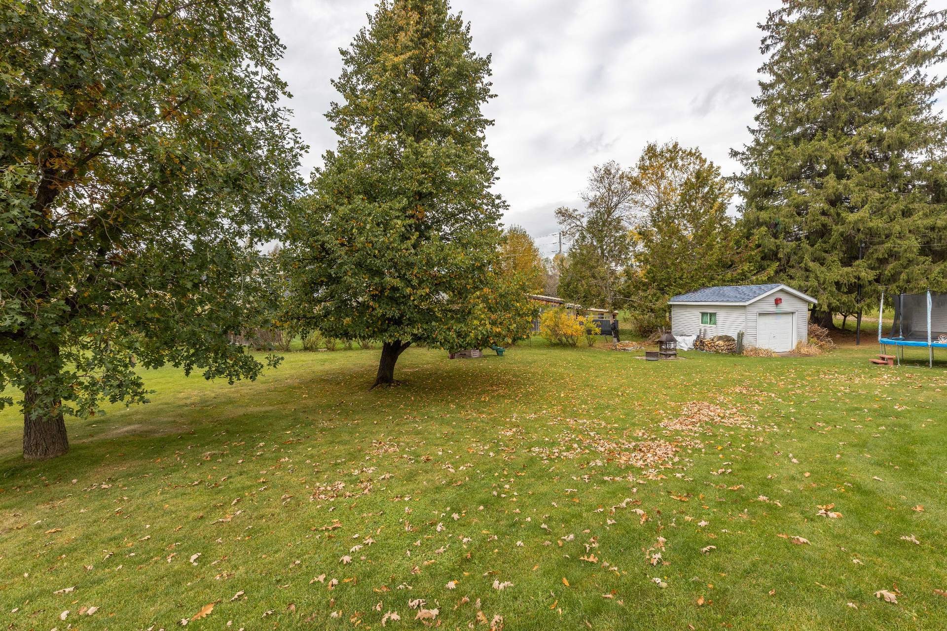 









951


Rue Brassard

,
Saint-Michel-des-Saints,




QC
J0K3B0

