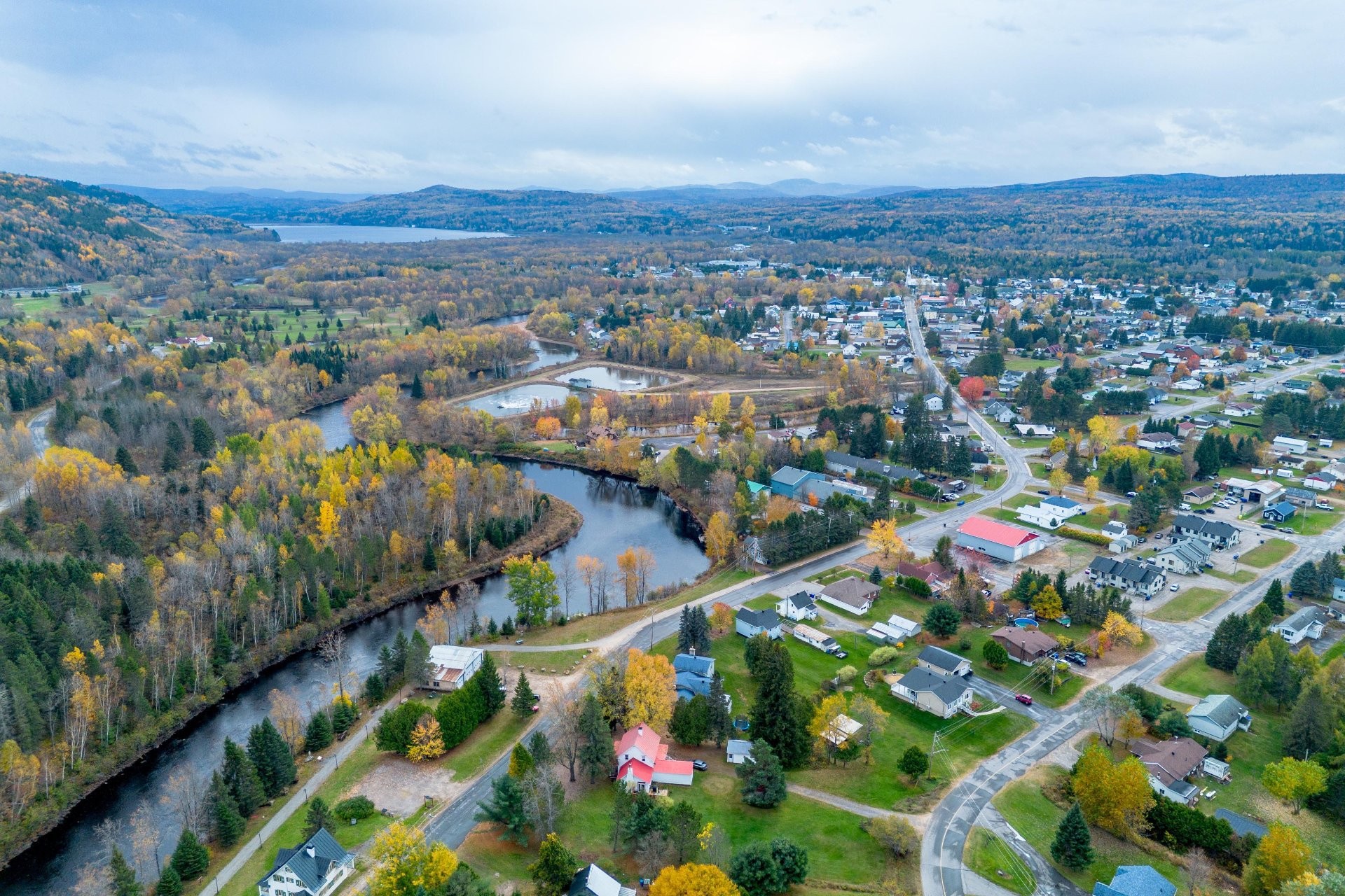 









951


Rue Brassard

,
Saint-Michel-des-Saints,




QC
J0K3B0

