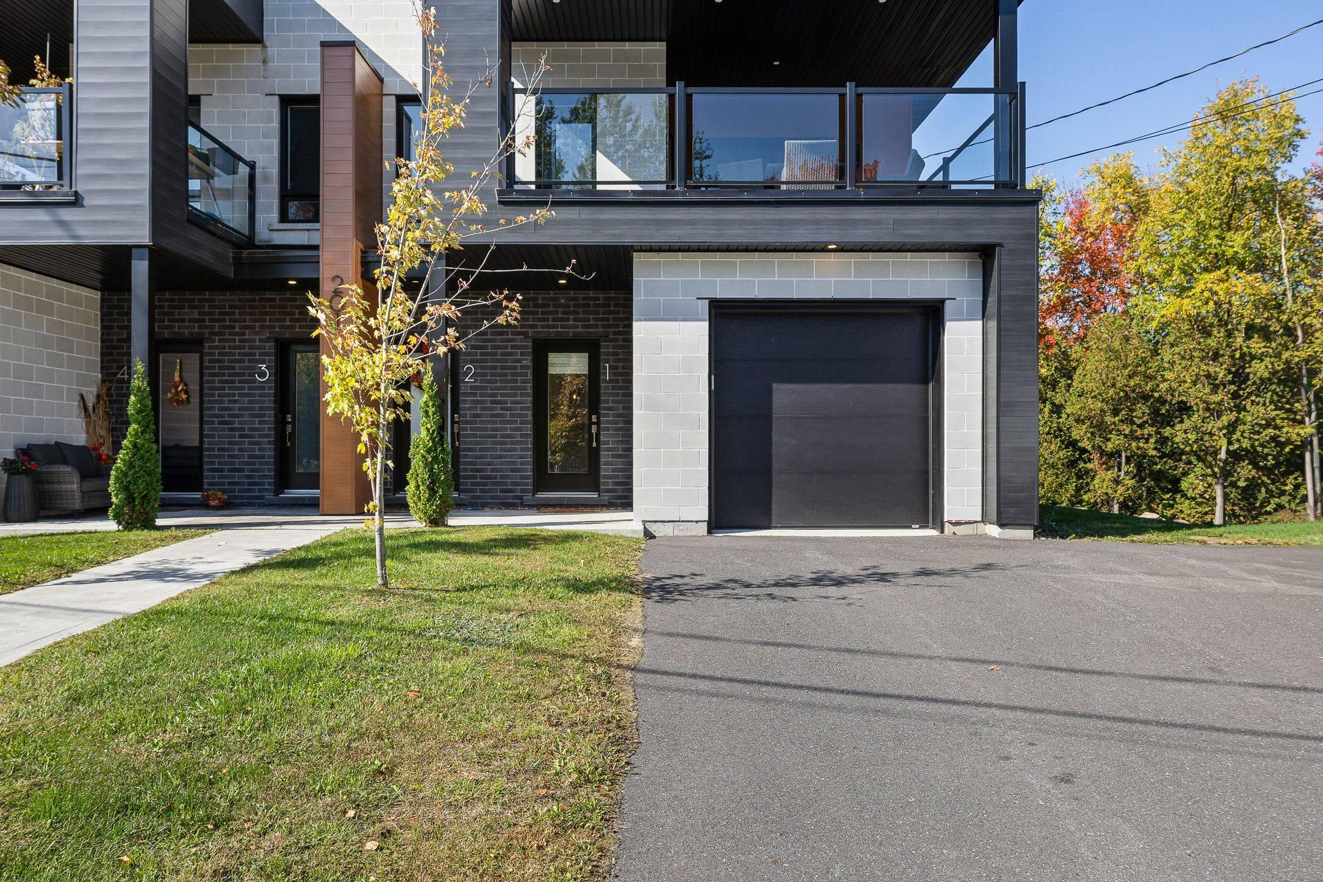 









201


Rue Juliette-Huot

, 1,
Cowansville,




QC
J2K0M3

