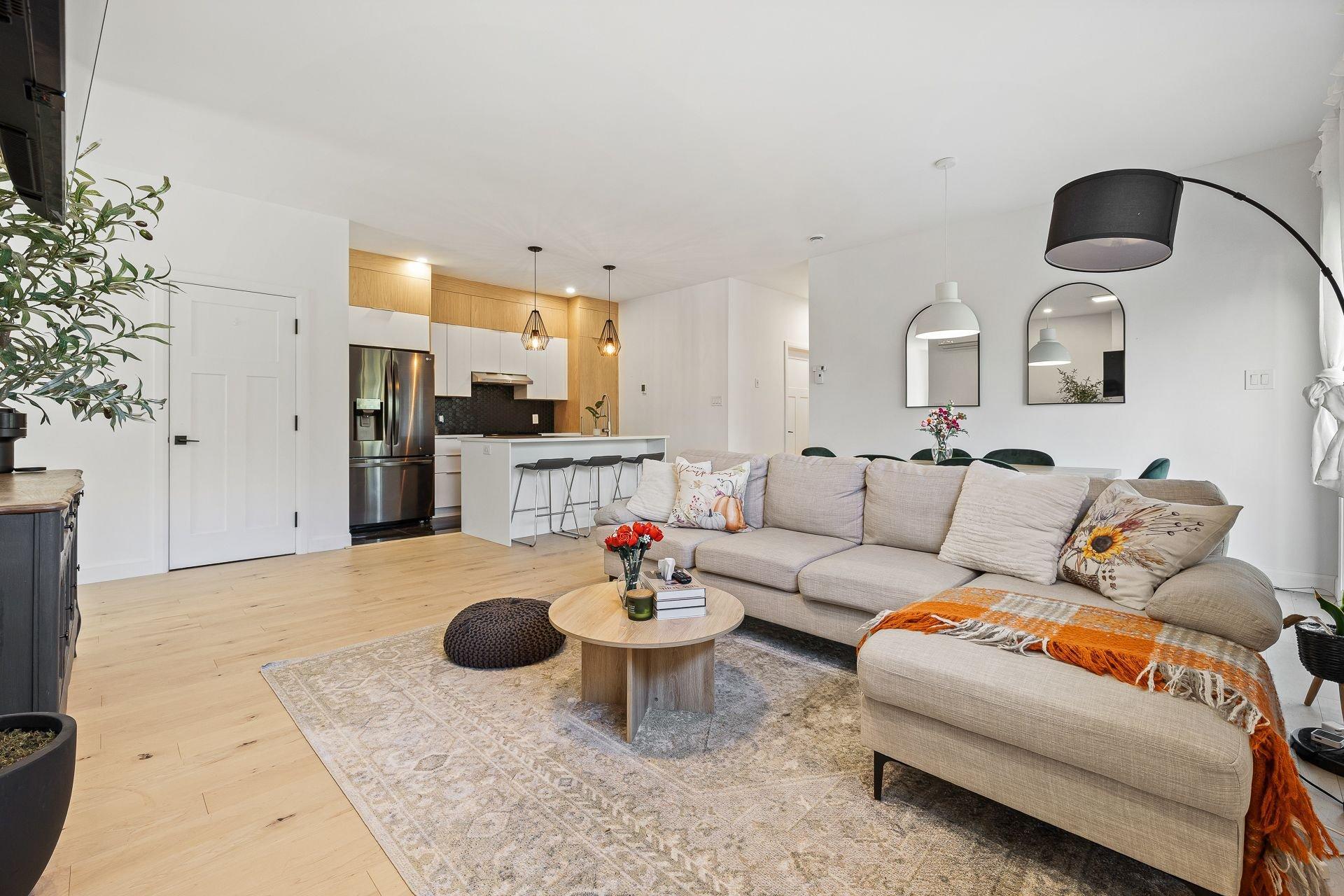 









201


Rue Juliette-Huot

, 1,
Cowansville,




QC
J2K0M3

