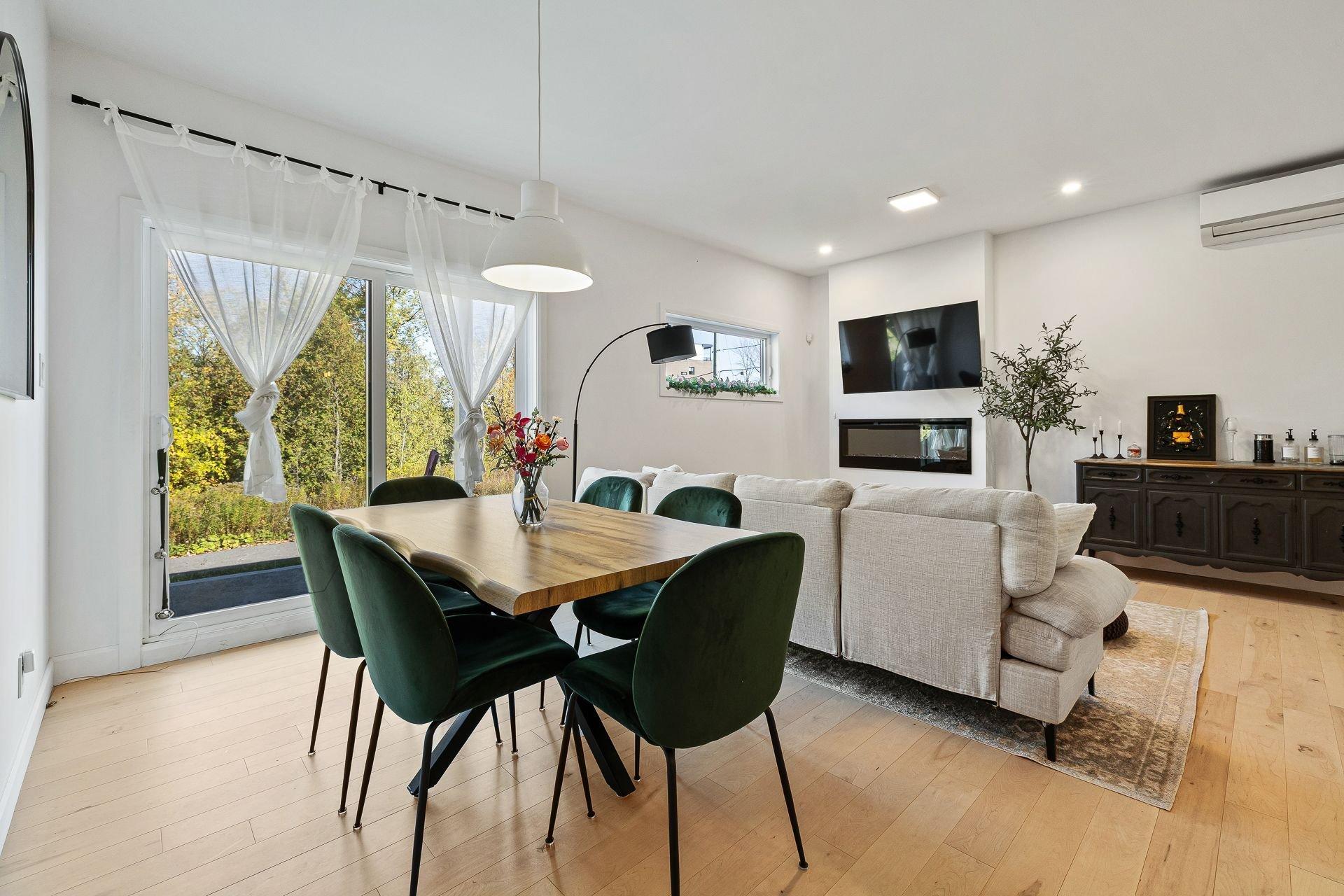 









201


Rue Juliette-Huot

, 1,
Cowansville,




QC
J2K0M3

