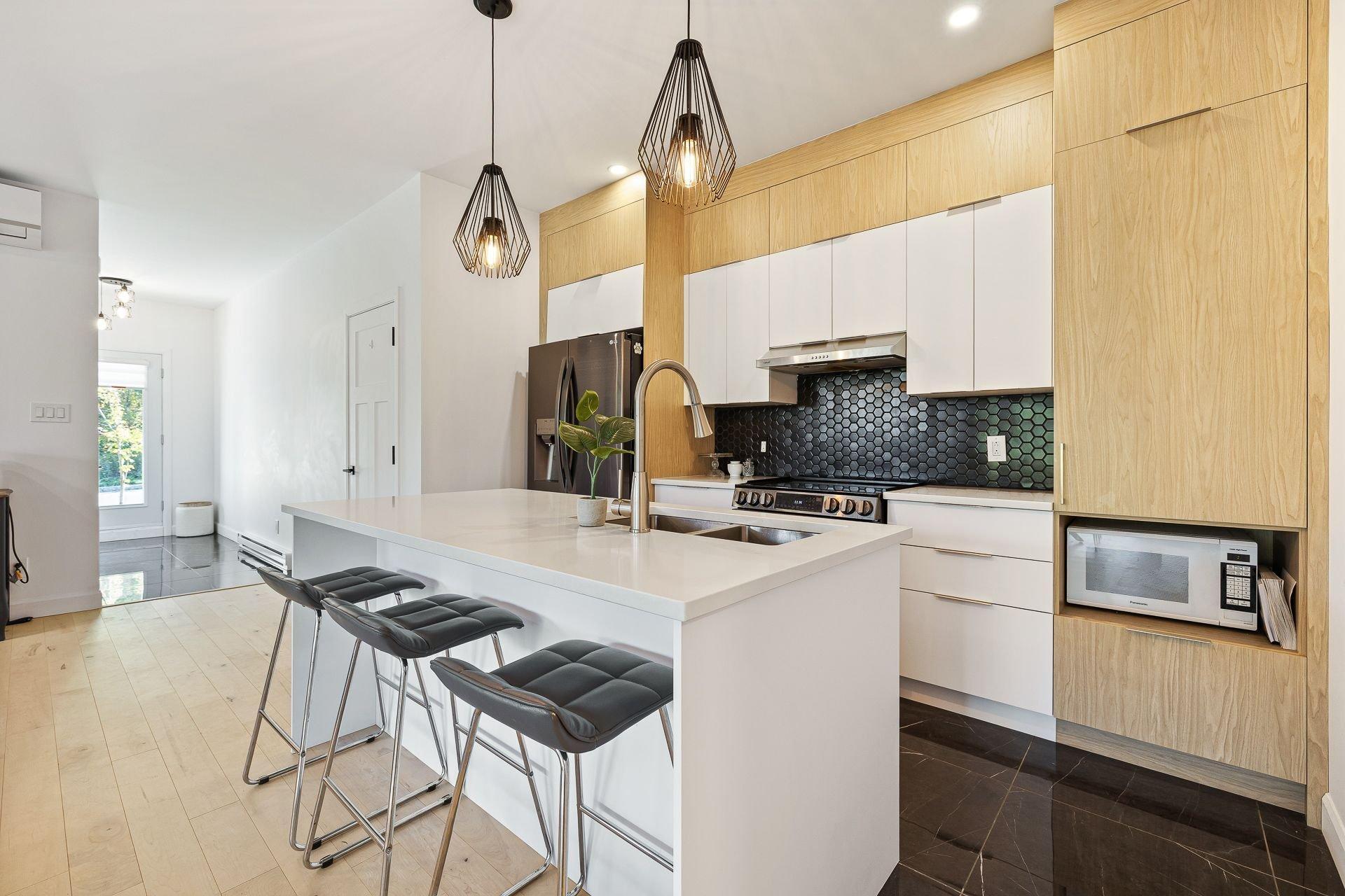 









201


Rue Juliette-Huot

, 1,
Cowansville,




QC
J2K0M3

