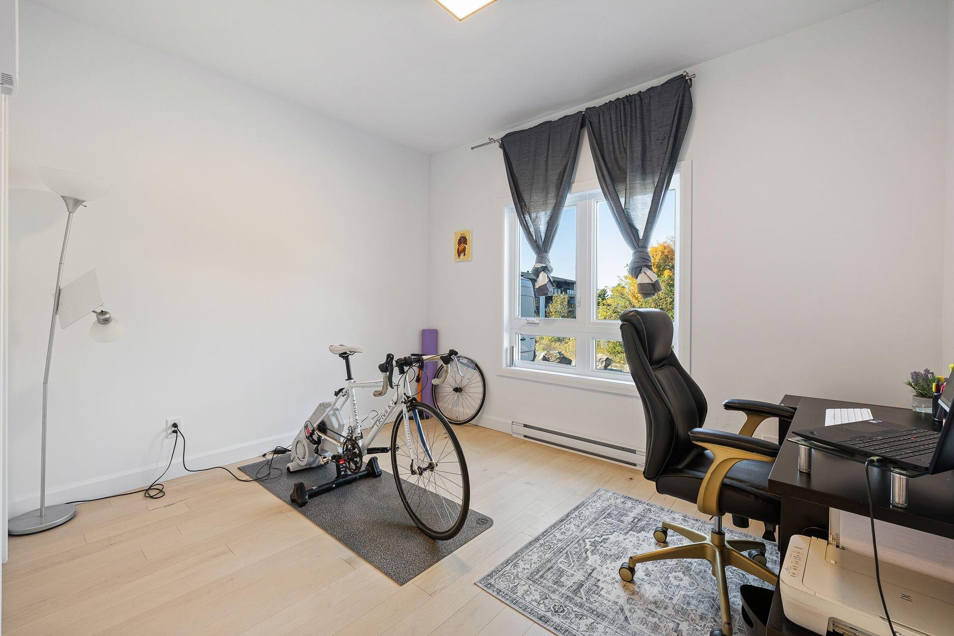 









201


Rue Juliette-Huot

, 1,
Cowansville,




QC
J2K0M3

