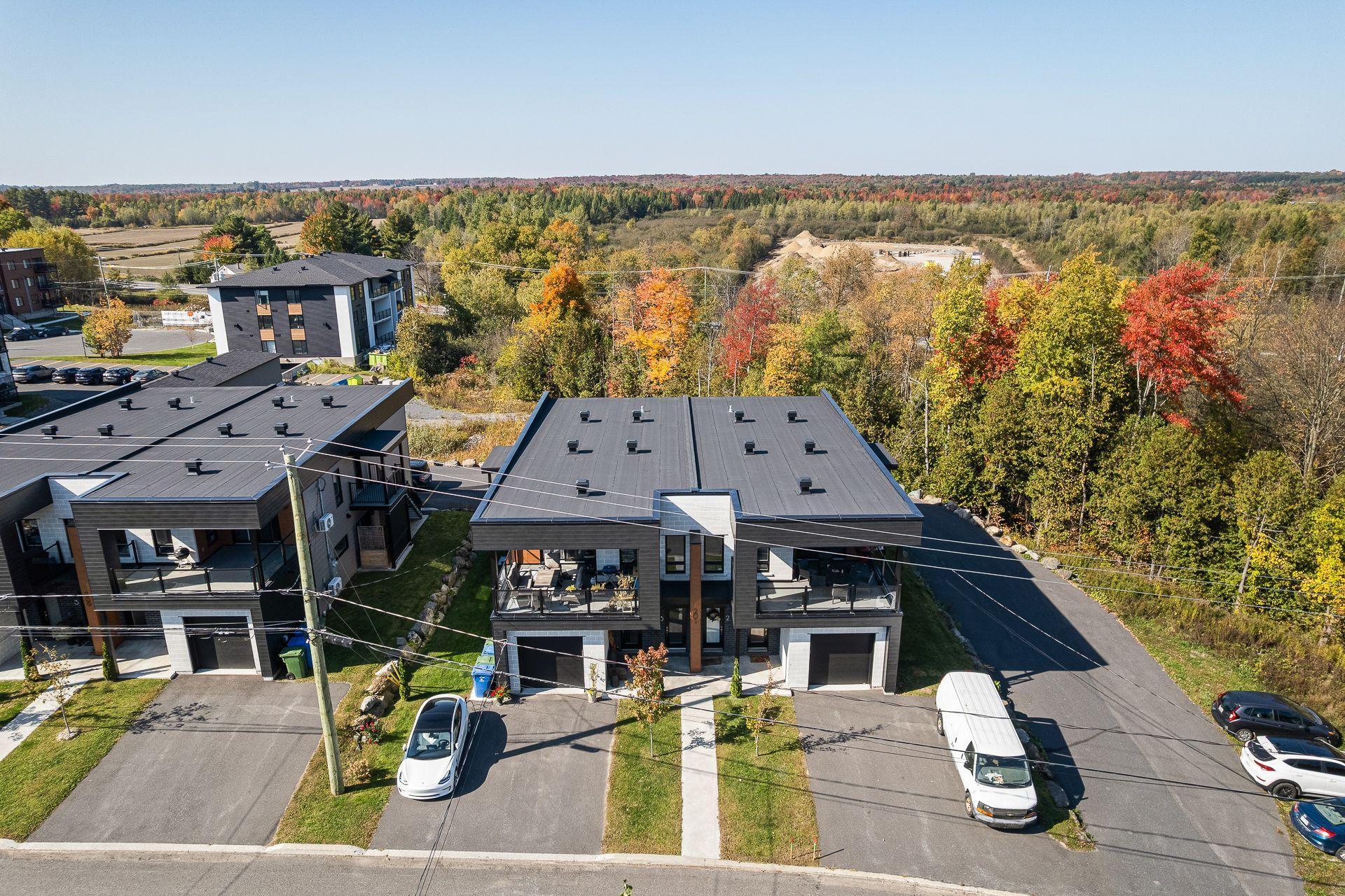 









201


Rue Juliette-Huot

, 1,
Cowansville,




QC
J2K0M3

