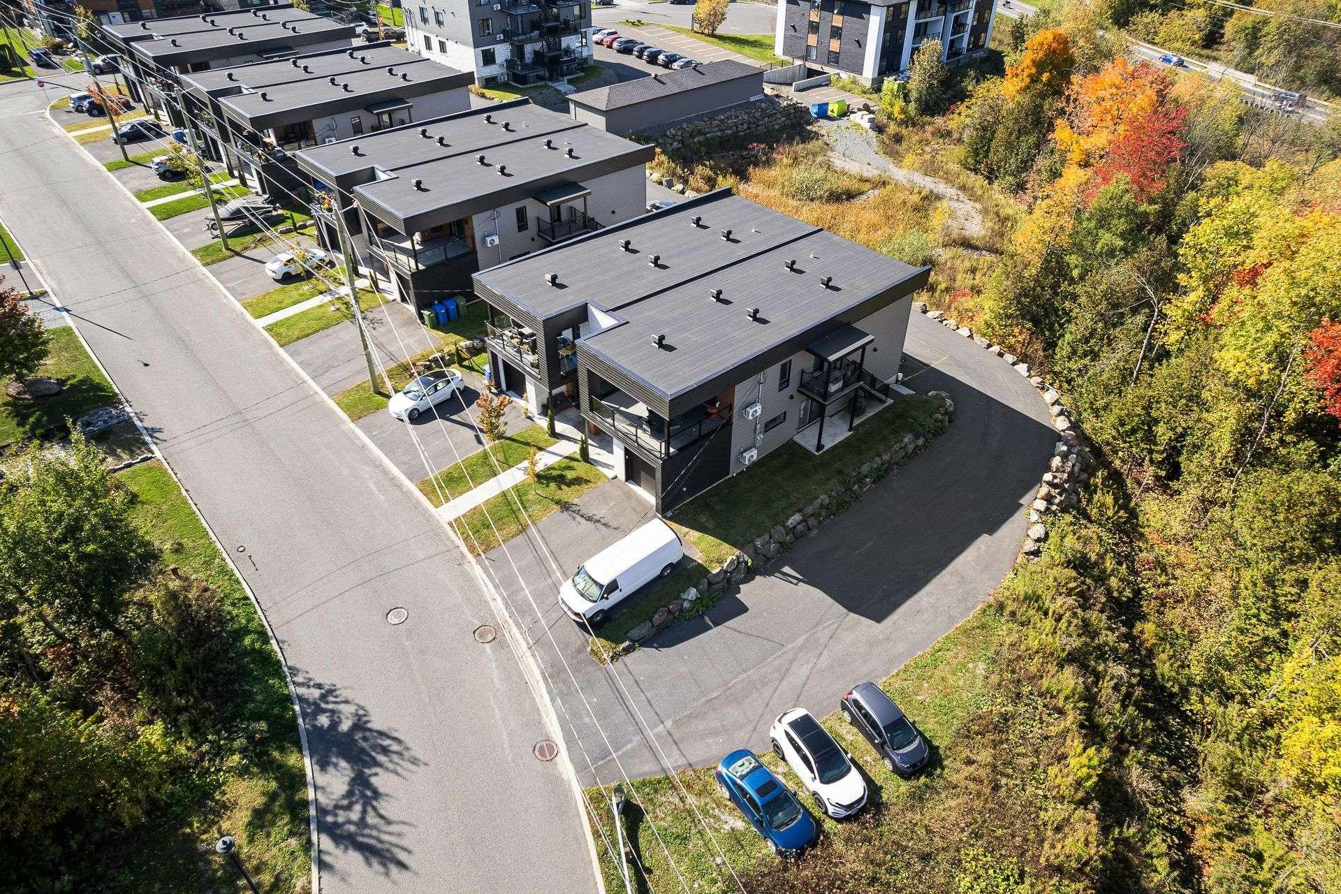 









201


Rue Juliette-Huot

, 1,
Cowansville,




QC
J2K0M3

