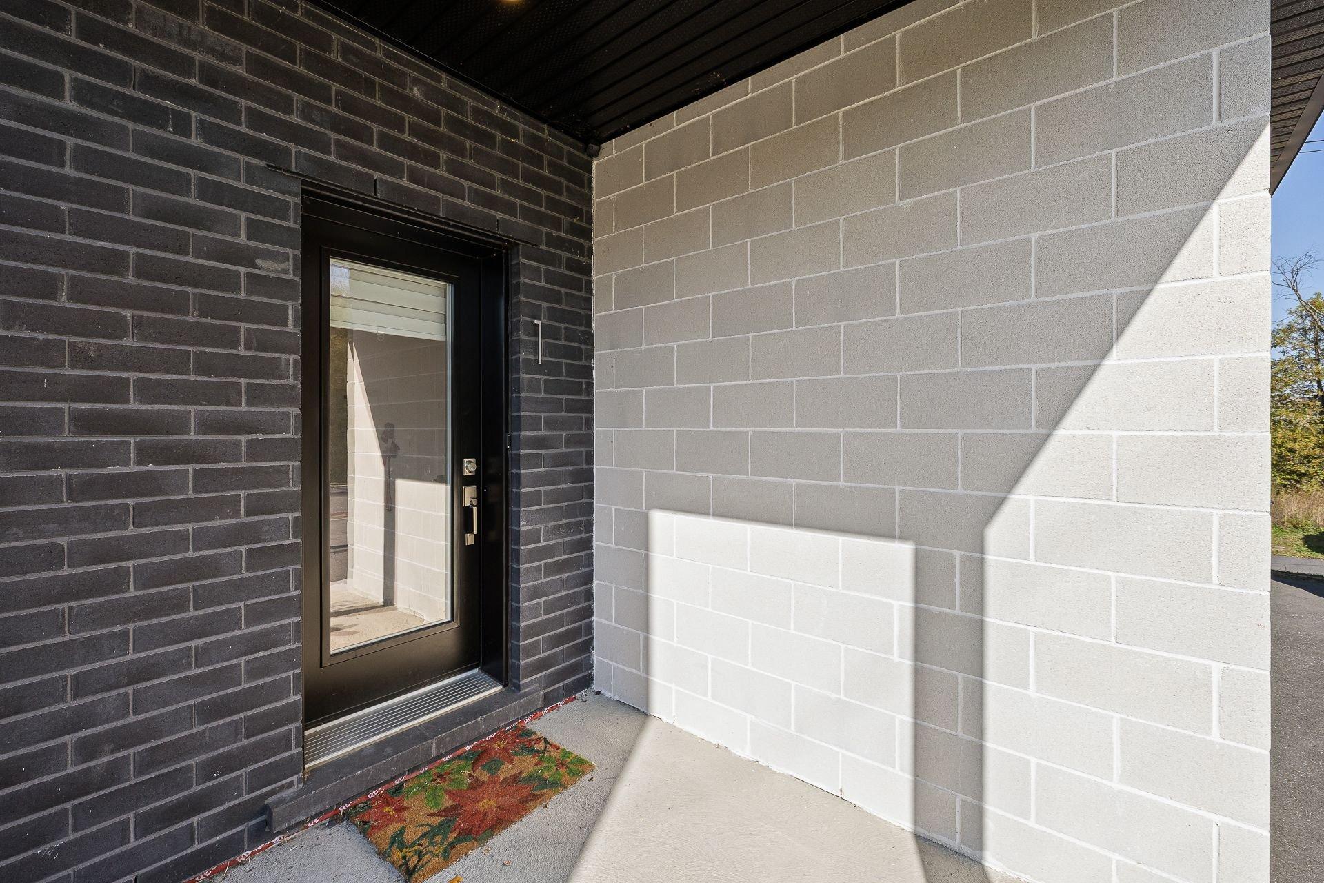 









201


Rue Juliette-Huot

, 1,
Cowansville,




QC
J2K0M3

