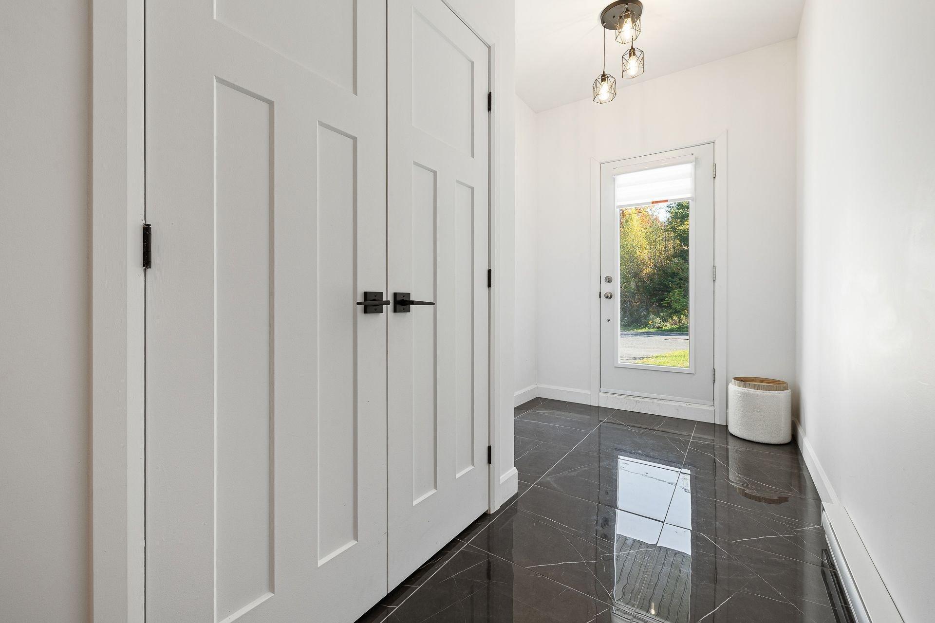 









201


Rue Juliette-Huot

, 1,
Cowansville,




QC
J2K0M3

