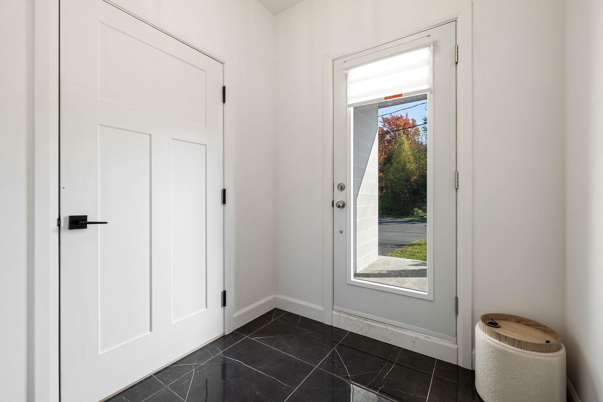 









201


Rue Juliette-Huot

, 1,
Cowansville,




QC
J2K0M3

