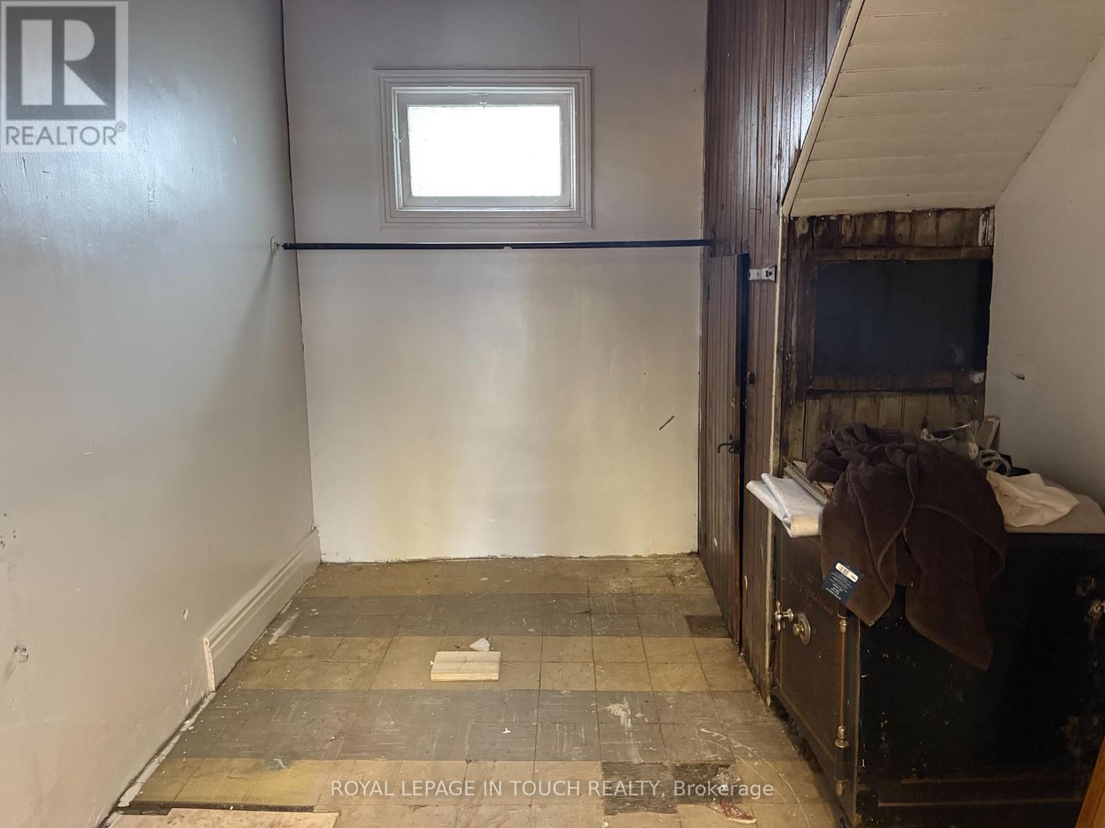 












44 MAIN STREET

,
Penetanguishene,




Ontario
L9M1T2

