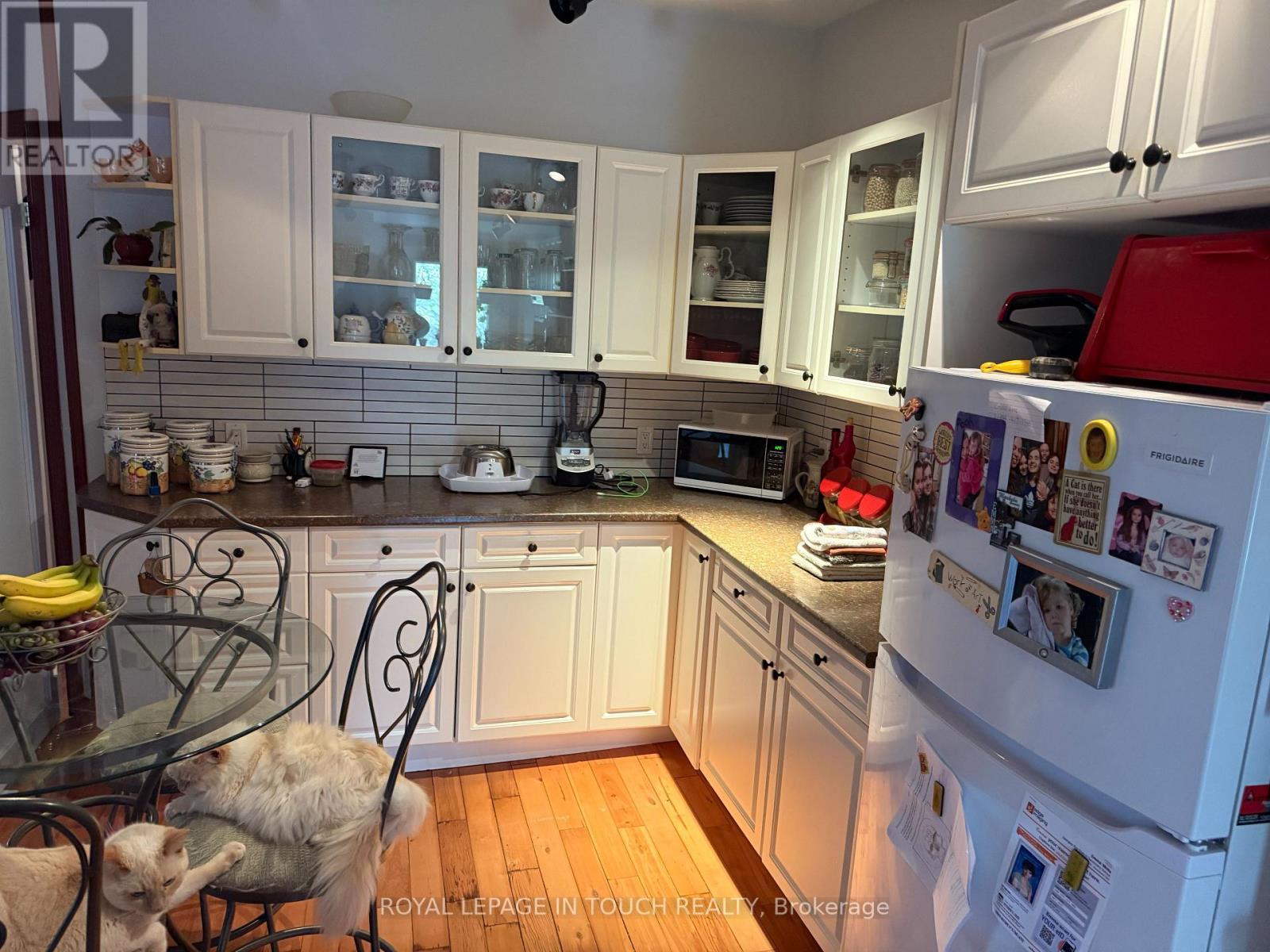 












44 MAIN STREET

,
Penetanguishene,




Ontario
L9M1T2

