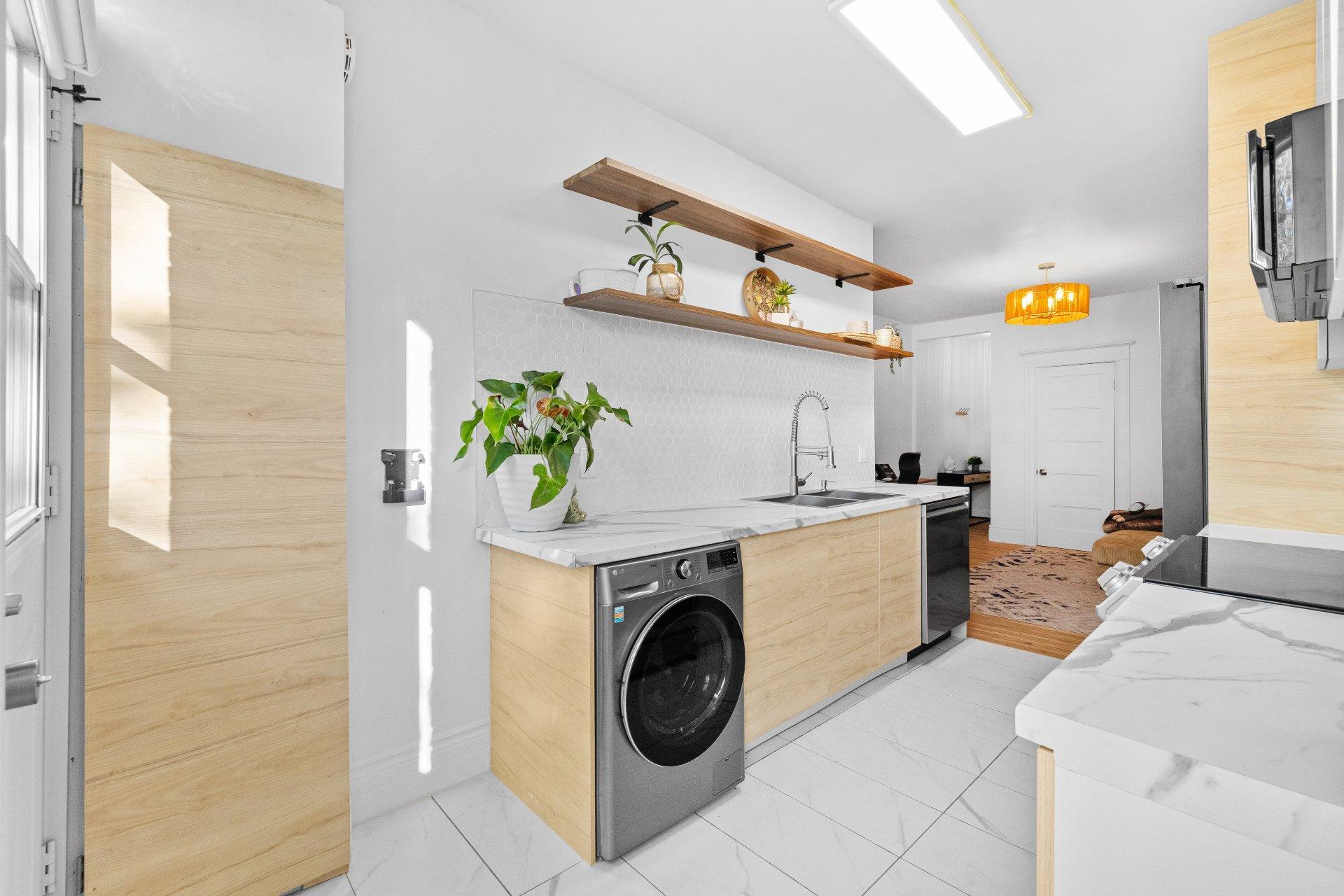 









2187


Rue Gauthier

, A,
Montréal (Le Plateau-Mont-Royal),




QC
H2K1B2

