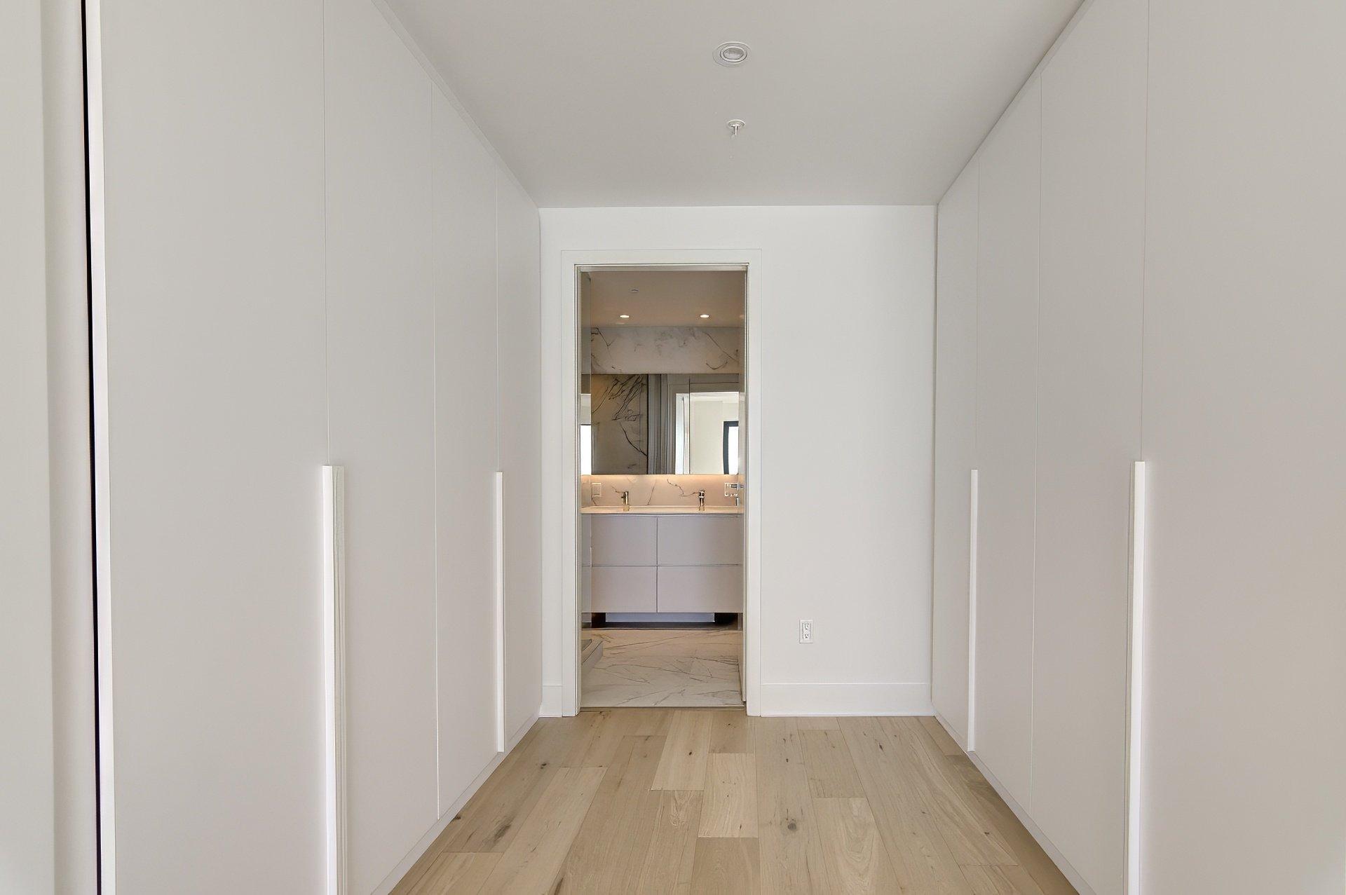 









1000


Rue André-Prévost

, 1805,
Montréal (Verdun/Île-des-Soeurs),




QC
H3E0G2

