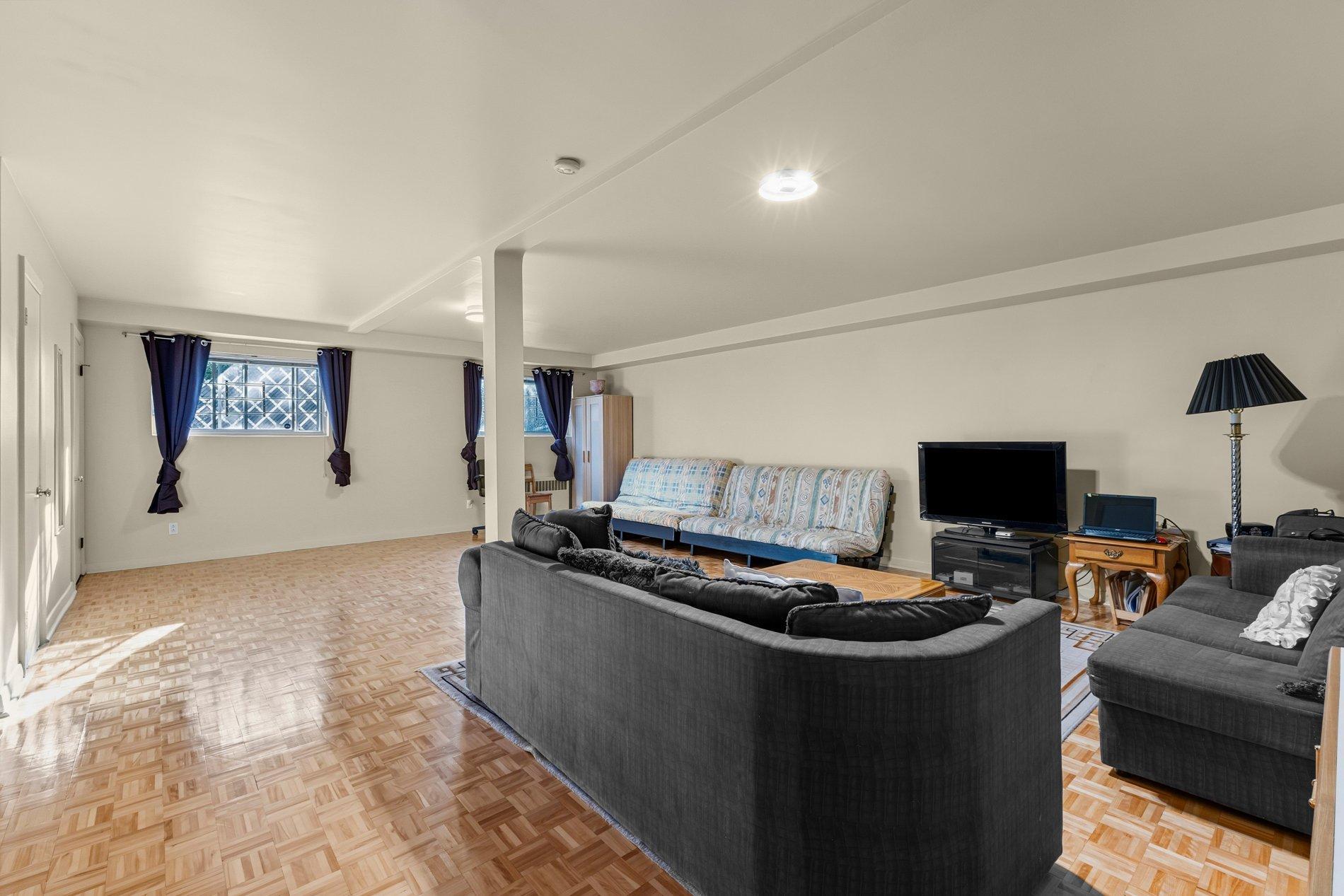 









4900


Boul. Cavendish

,
Montréal (Côte-des-Neiges/Notre-Dame-de-Grâce),




QC
H4V2R3

