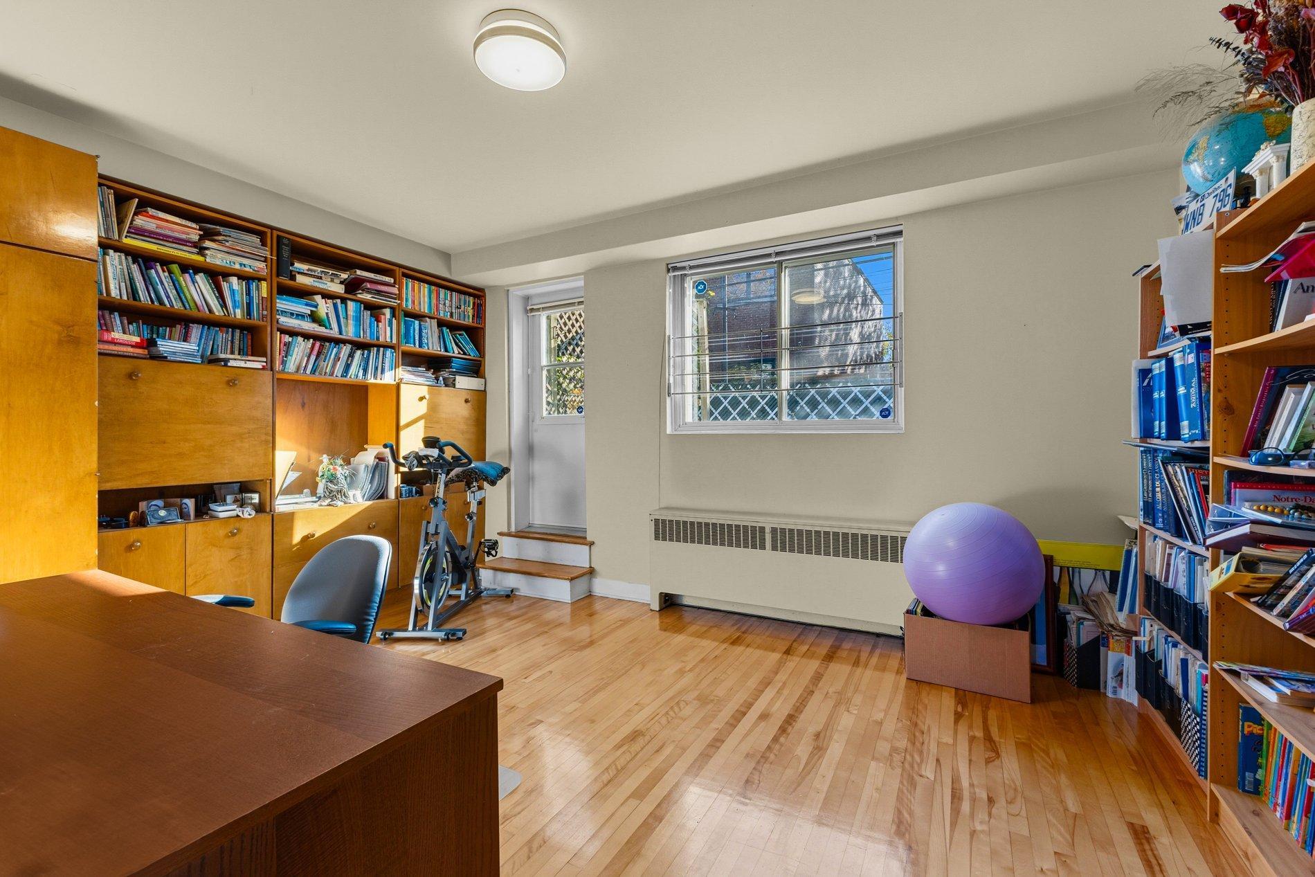 









4900


Boul. Cavendish

,
Montréal (Côte-des-Neiges/Notre-Dame-de-Grâce),




QC
H4V2R3

