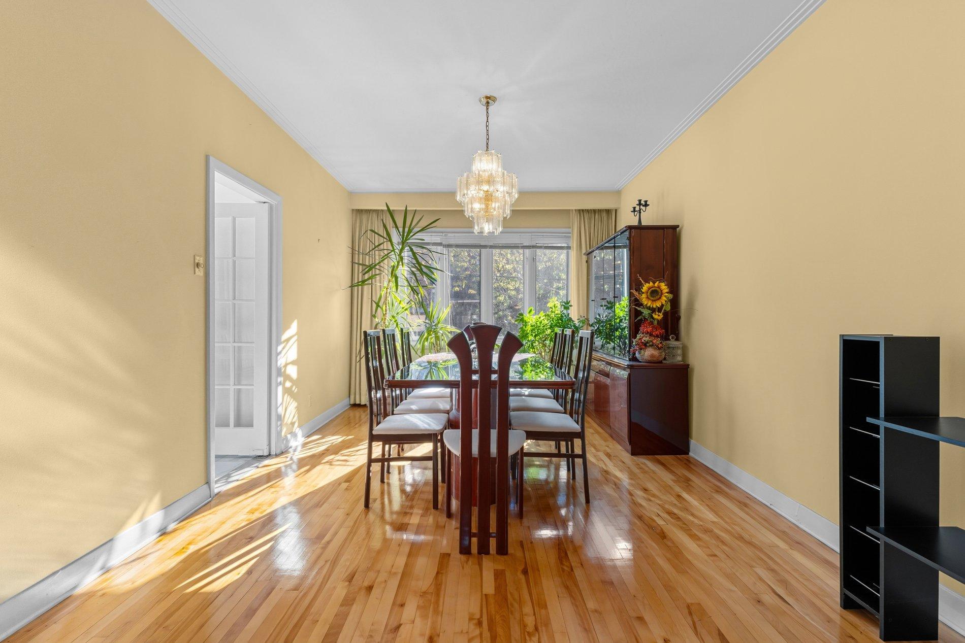 









4900


Boul. Cavendish

,
Montréal (Côte-des-Neiges/Notre-Dame-de-Grâce),




QC
H4V2R3

