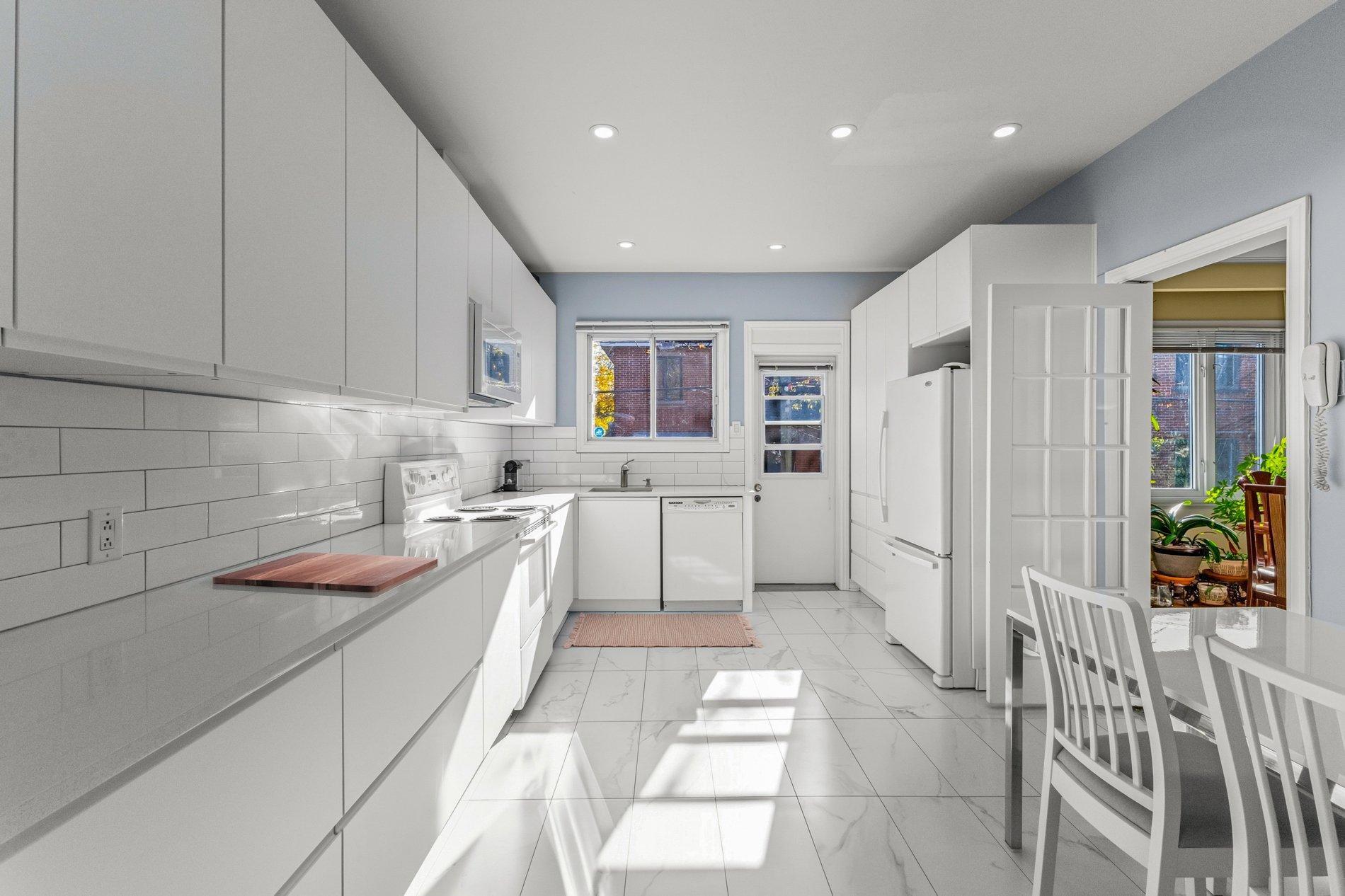 









4900


Boul. Cavendish

,
Montréal (Côte-des-Neiges/Notre-Dame-de-Grâce),




QC
H4V2R3


