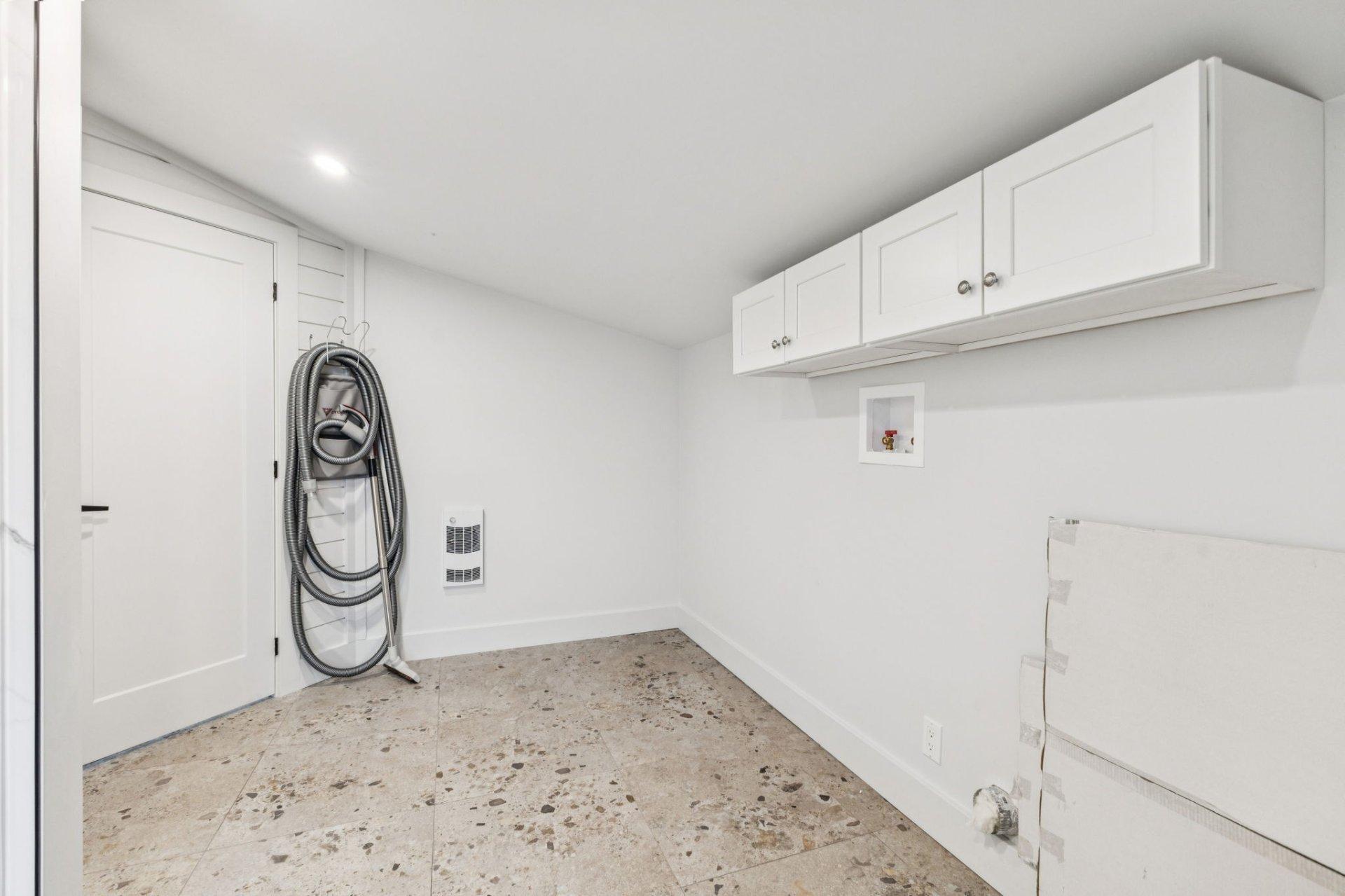 









21


Ch. du Panorama

,
Grenville-sur-la-Rouge,




QC
J0V1B0

