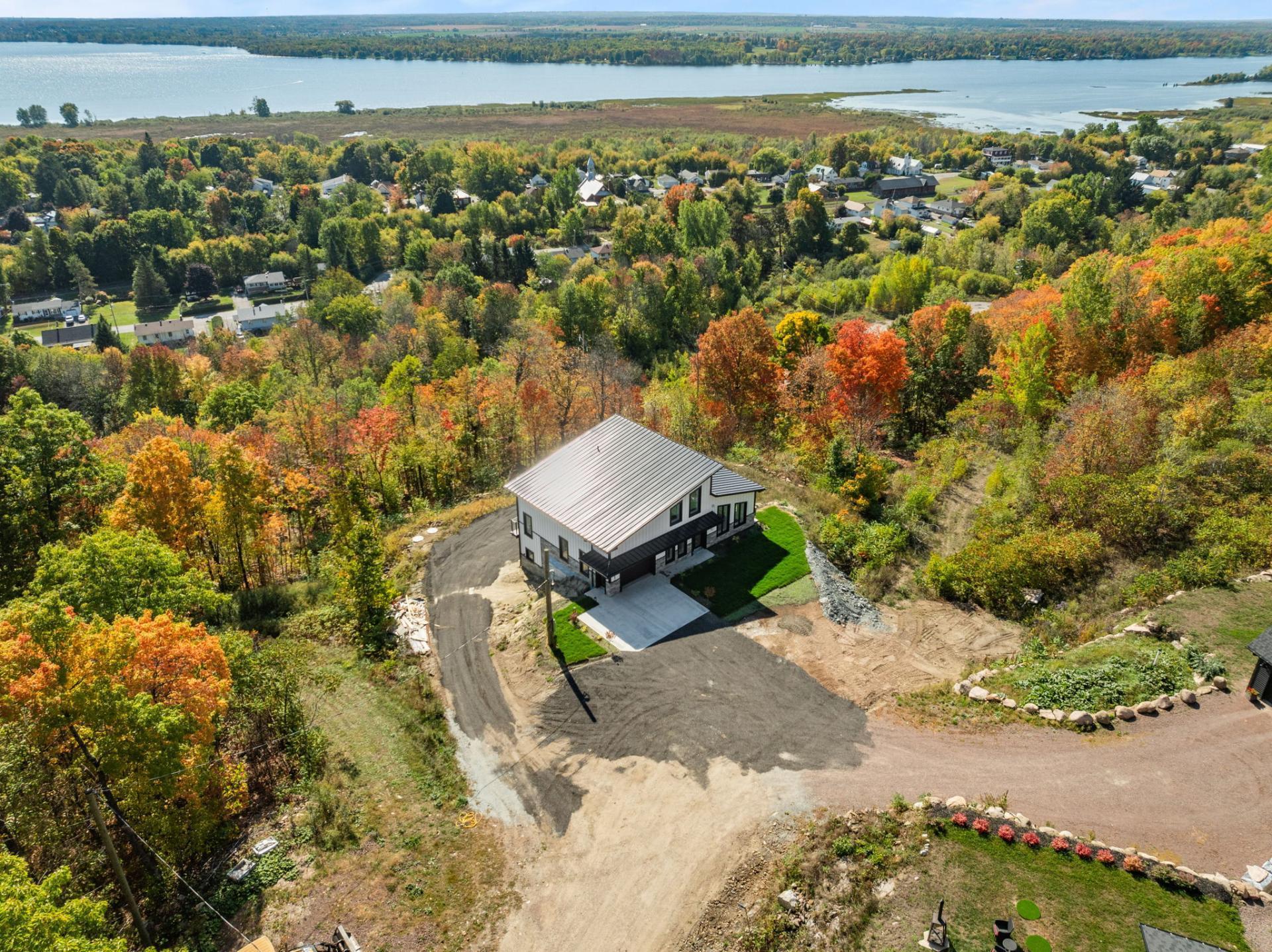 









21


Ch. du Panorama

,
Grenville-sur-la-Rouge,




QC
J0V1B0

