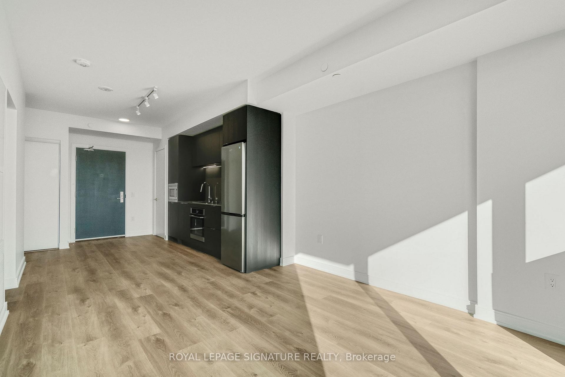









3009


Novar

Road, 1211,
Mississauga,




ON
L5B 1H7

