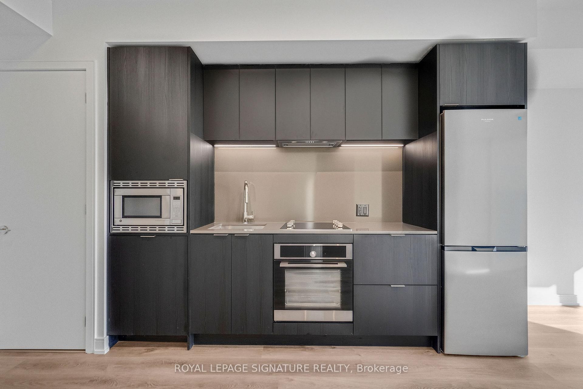 









3009


Novar

Road, 1211,
Mississauga,




ON
L5B 1H7

