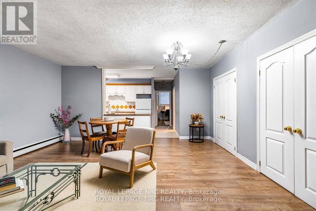 












7 - 454 CARLTON STREET

,
St. Catharines (Facer),




Ontario
L2M4X1

