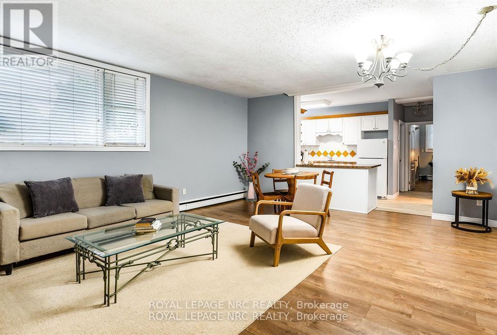 












7 - 454 CARLTON STREET

,
St. Catharines (Facer),




Ontario
L2M4X1

