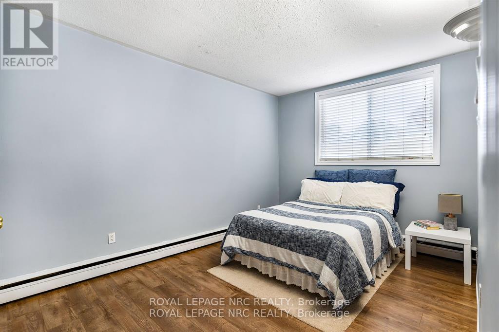 












7 - 454 CARLTON STREET

,
St. Catharines (Facer),




Ontario
L2M4X1

