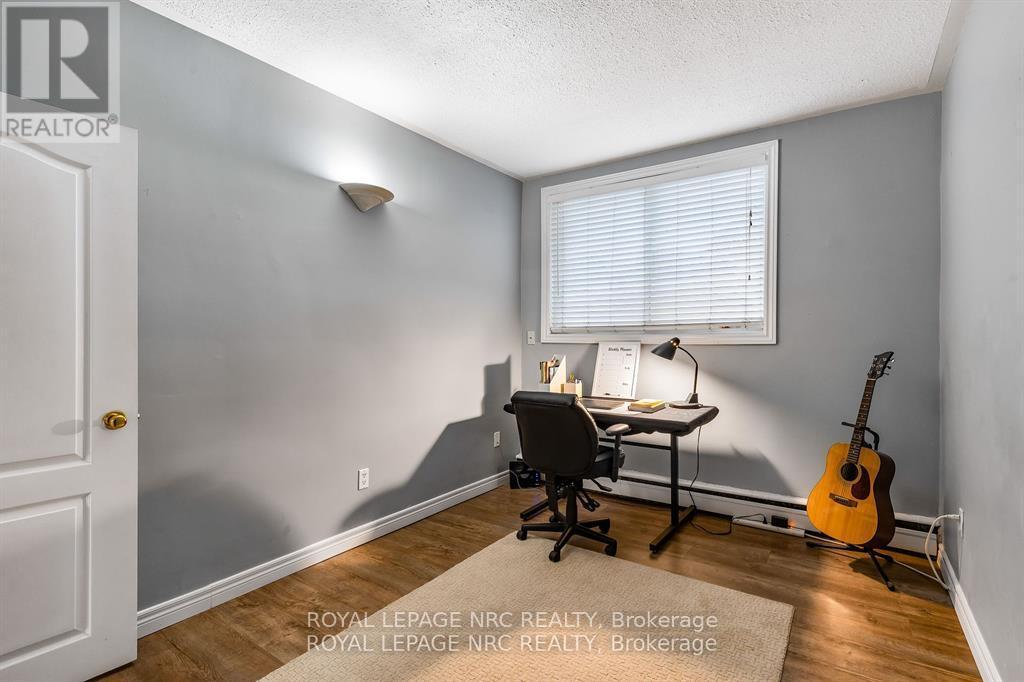 












7 - 454 CARLTON STREET

,
St. Catharines (Facer),




Ontario
L2M4X1

