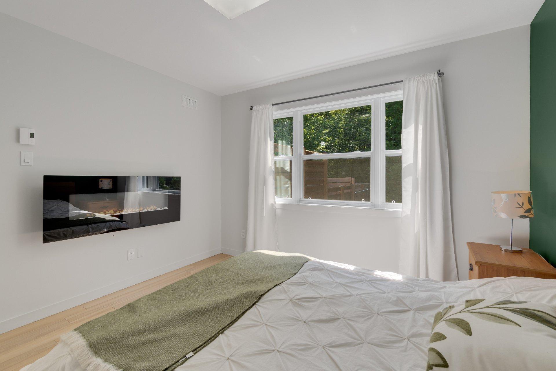 









16


Av. de la Campine

,
Waterloo,




QC
J0E2N0

