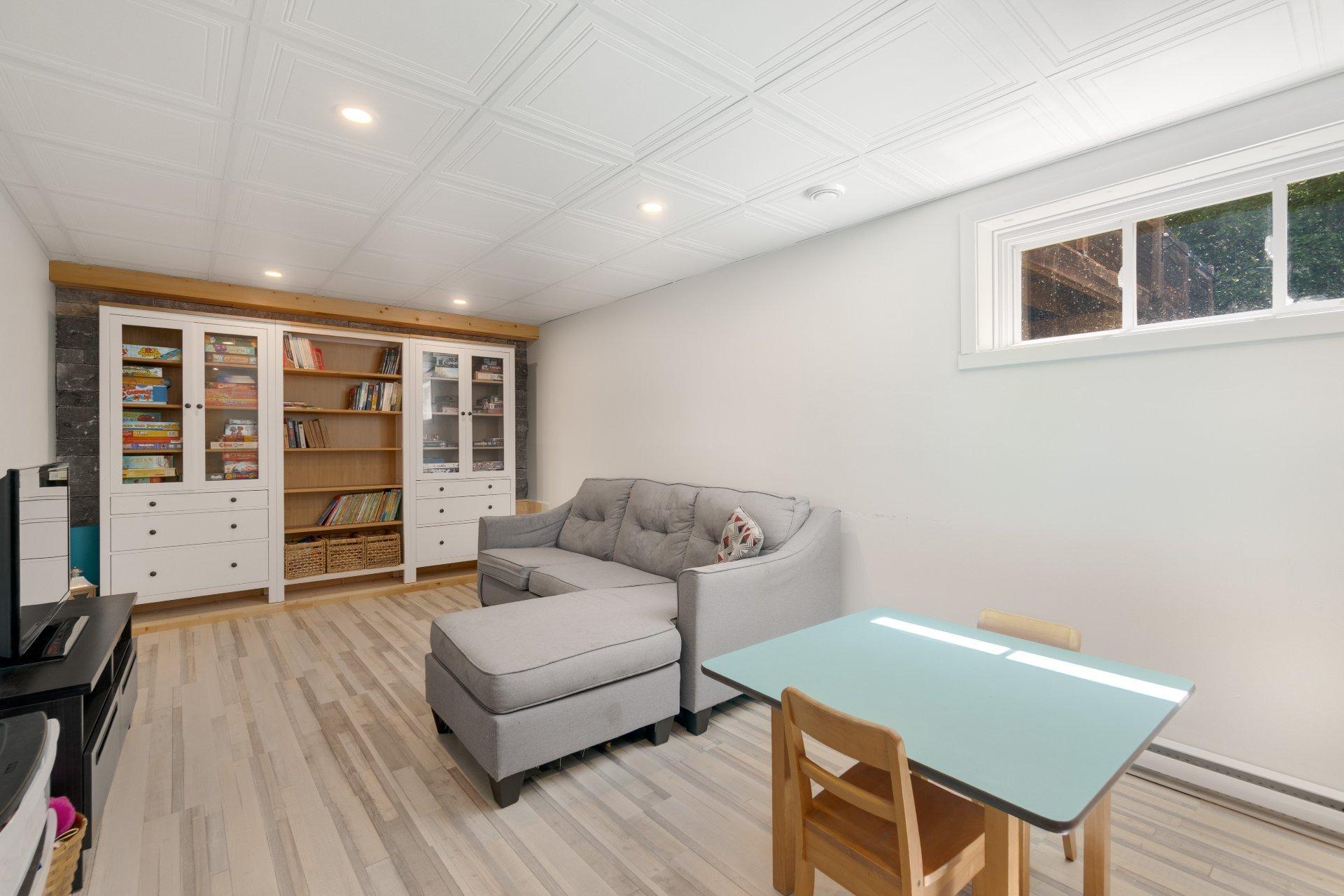 









16


Av. de la Campine

,
Waterloo,




QC
J0E2N0

