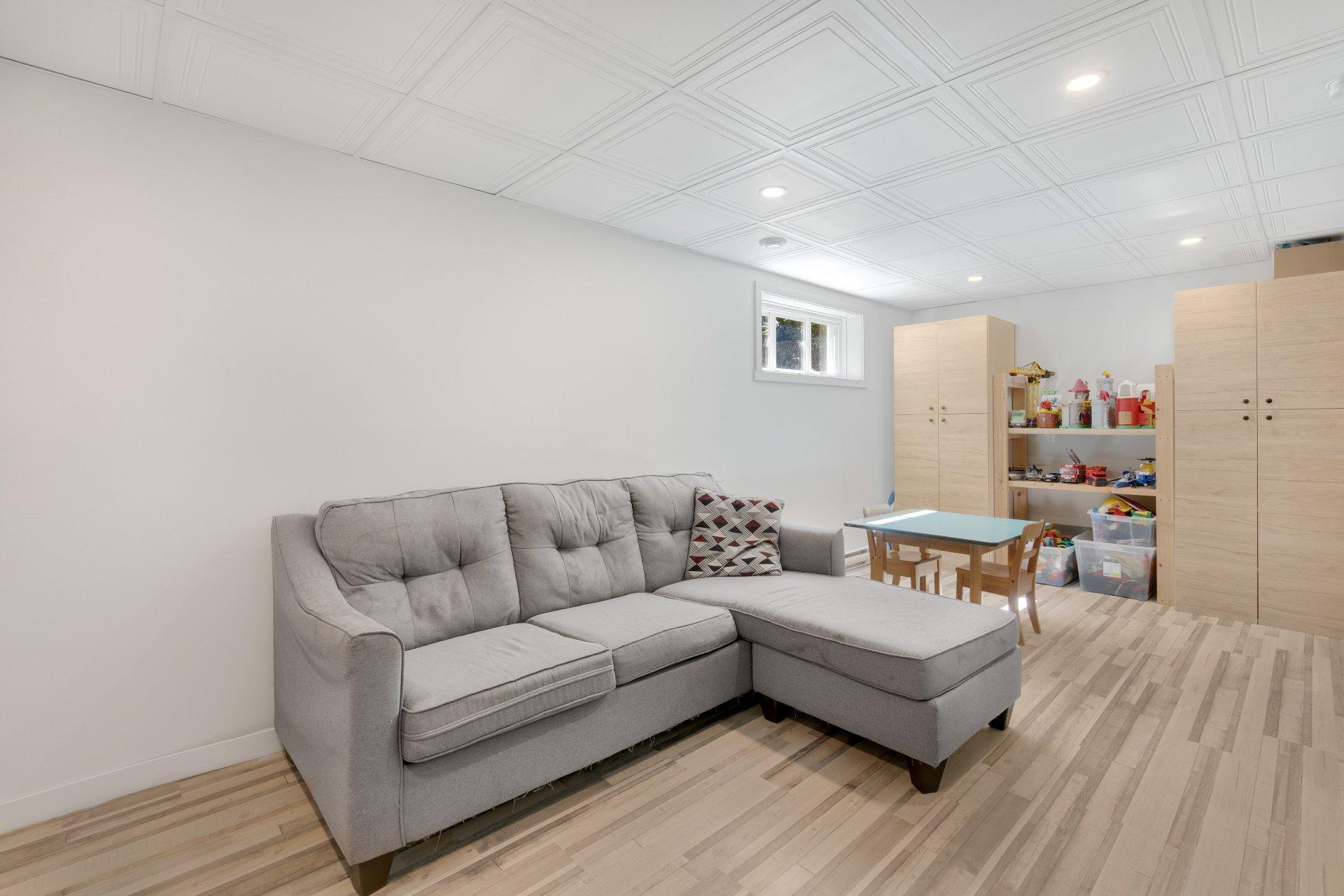 









16


Av. de la Campine

,
Waterloo,




QC
J0E2N0

