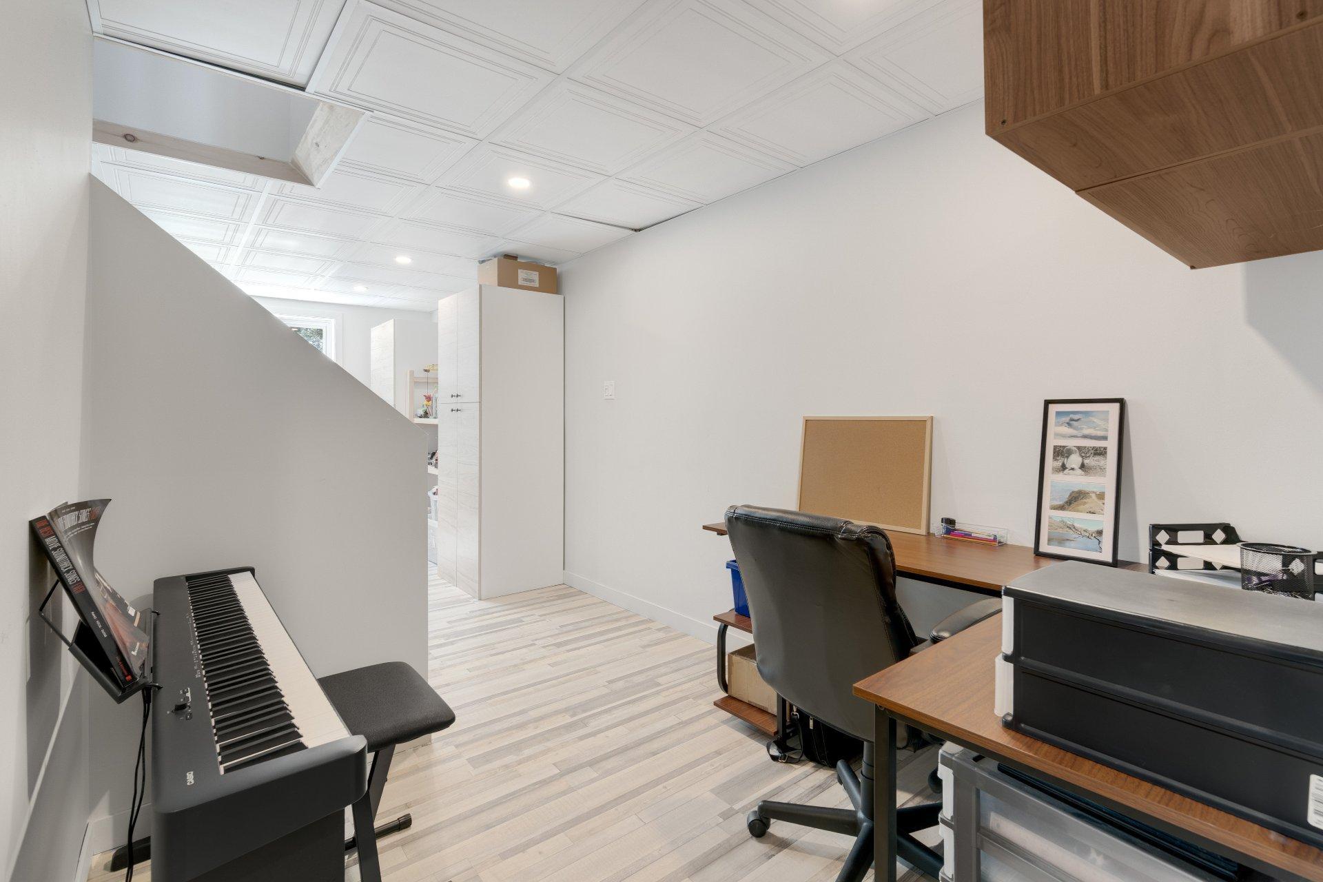 









16


Av. de la Campine

,
Waterloo,




QC
J0E2N0

