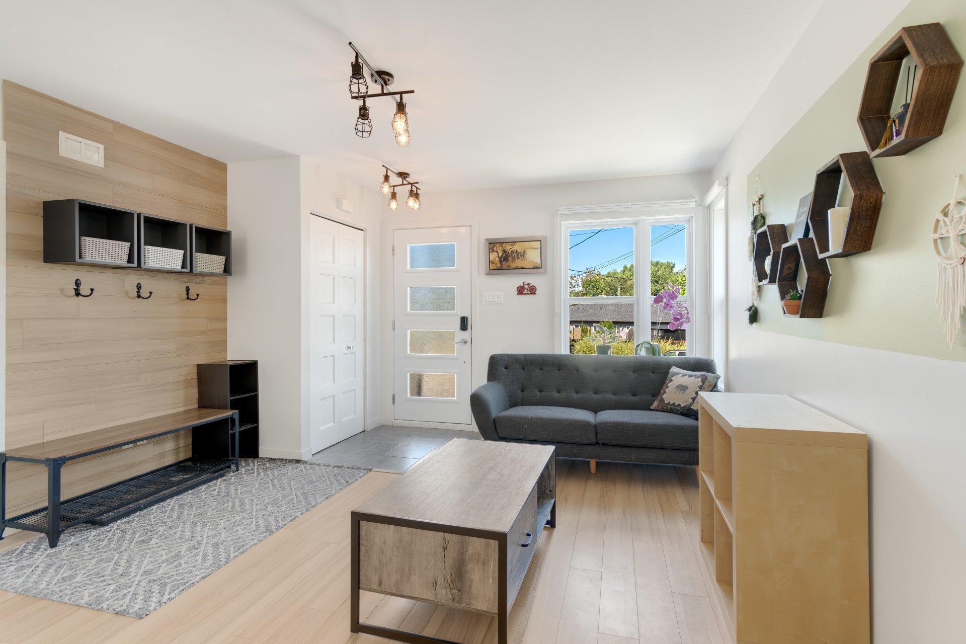 









16


Av. de la Campine

,
Waterloo,




QC
J0E2N0

