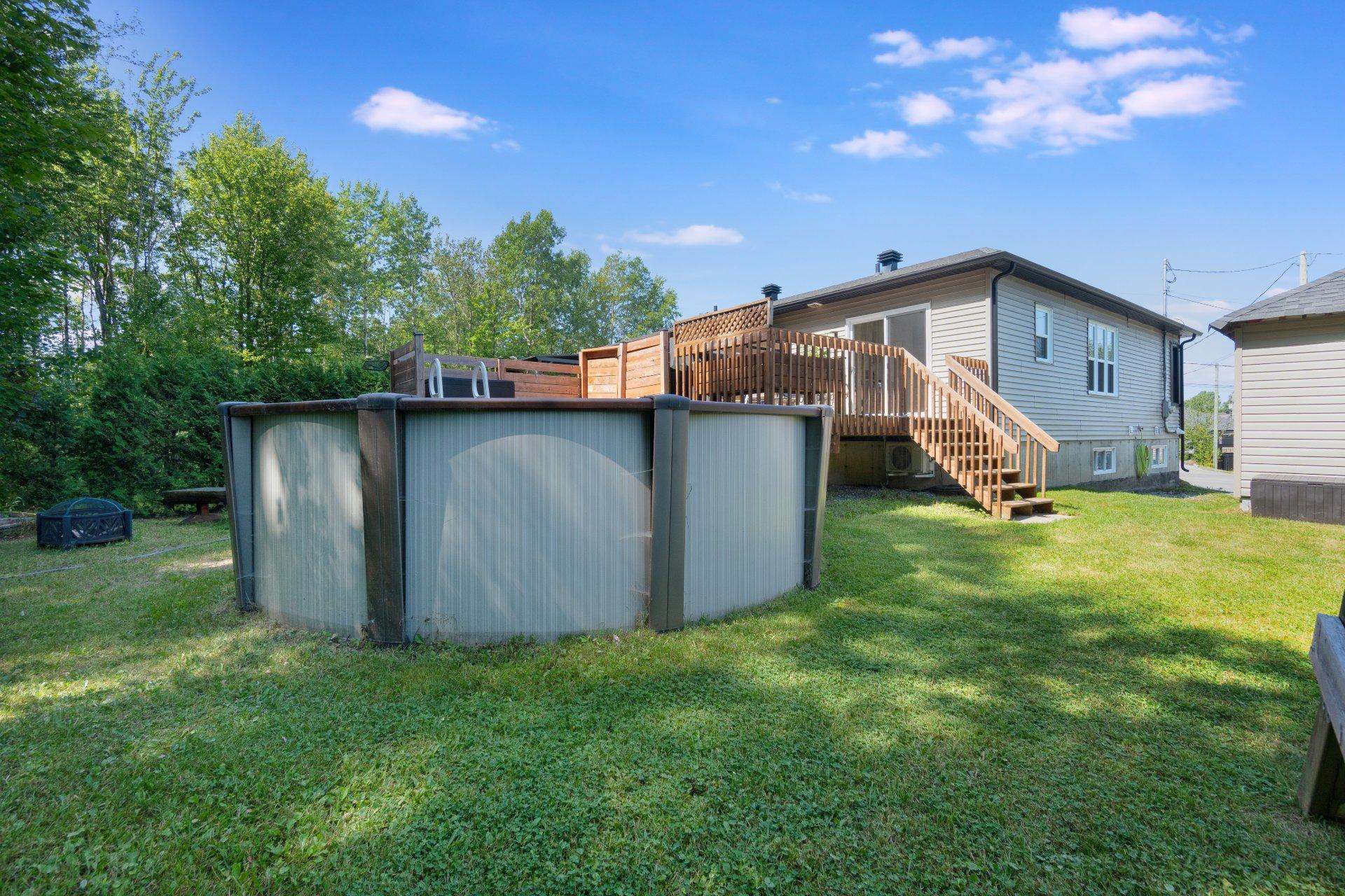 









16


Av. de la Campine

,
Waterloo,




QC
J0E2N0

