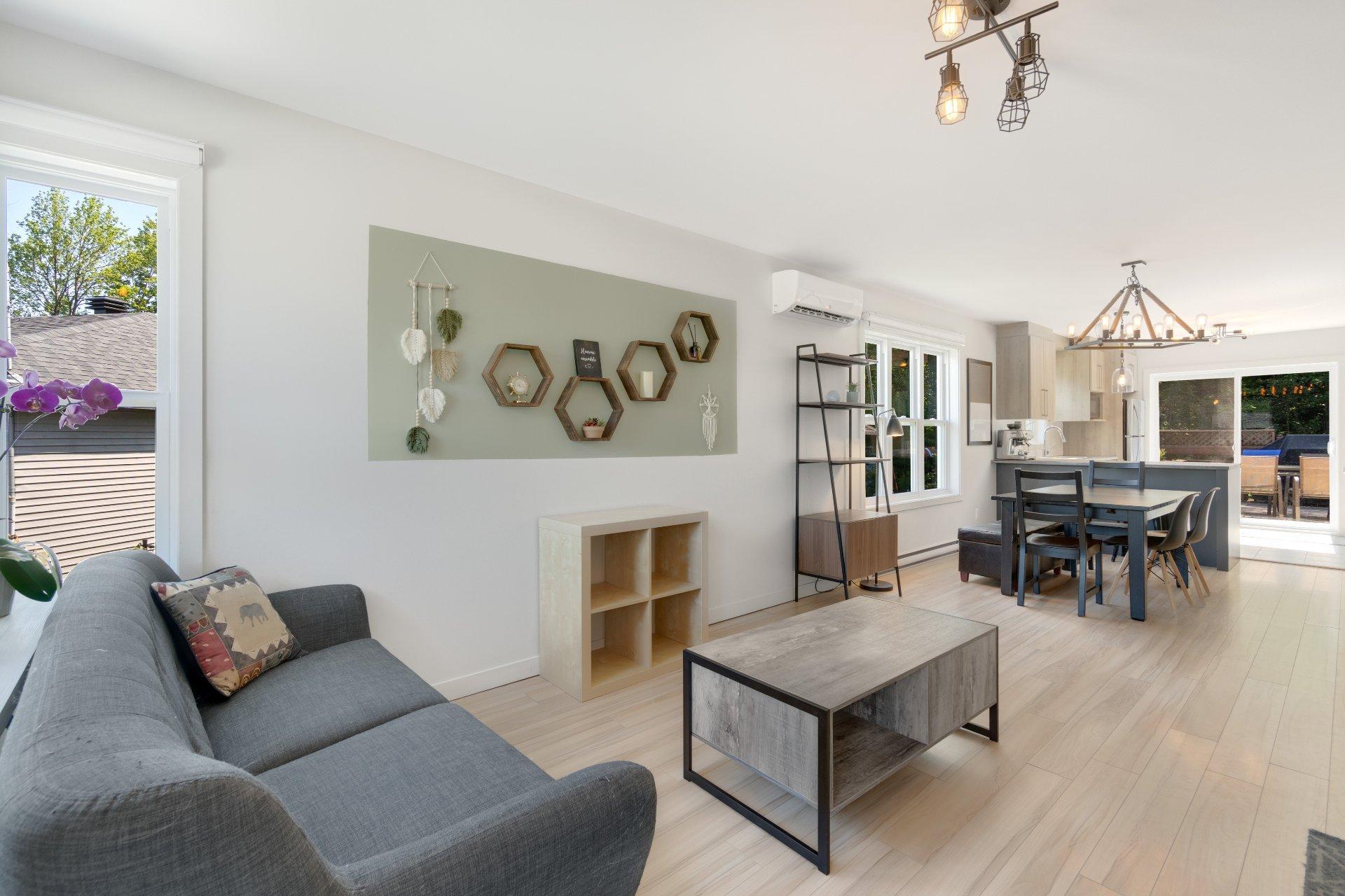 









16


Av. de la Campine

,
Waterloo,




QC
J0E2N0

