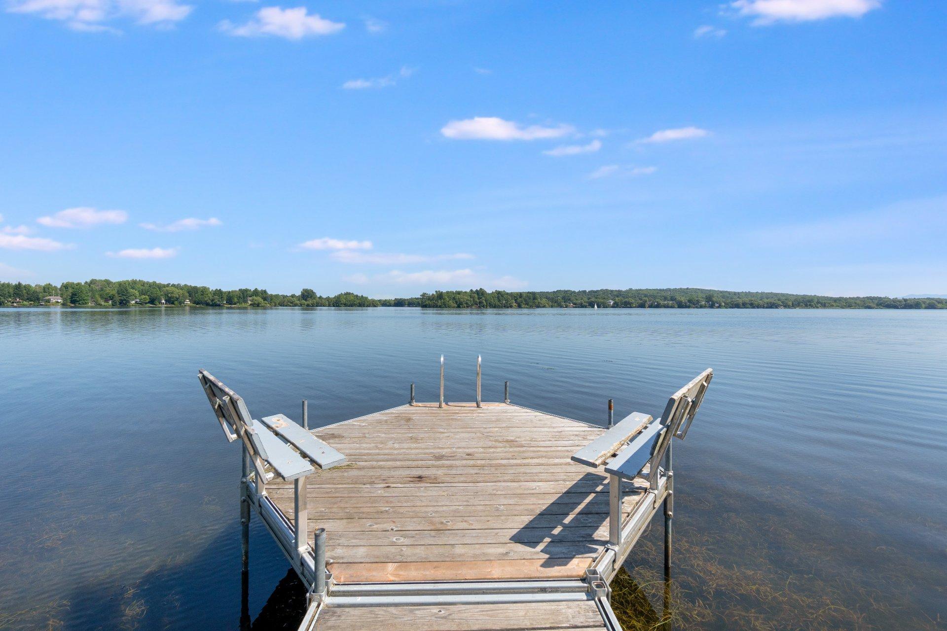 









16


Av. de la Campine

,
Waterloo,




QC
J0E2N0

