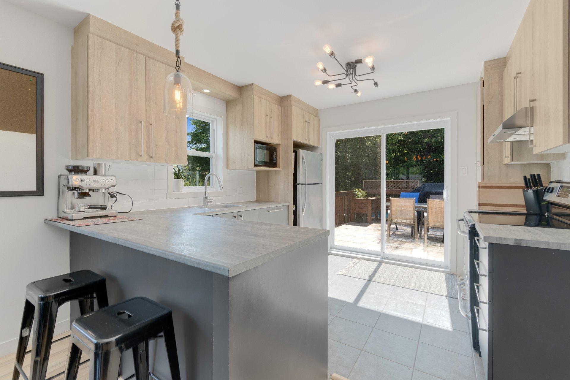 









16


Av. de la Campine

,
Waterloo,




QC
J0E2N0

