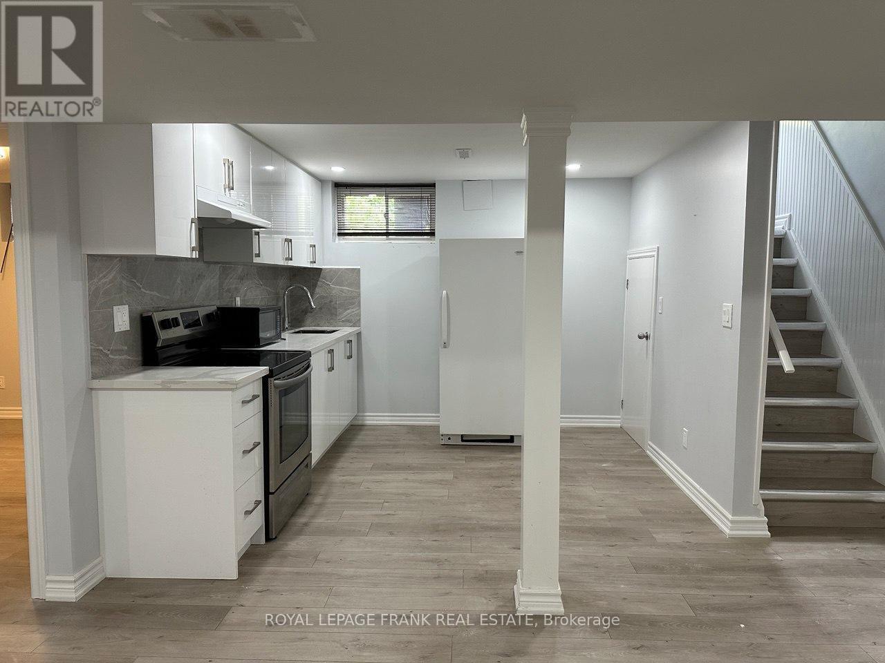 












BSMT - 754 TENNYSON AVENUE

,
Oshawa (Donevan),




Ontario
L1H3K6

