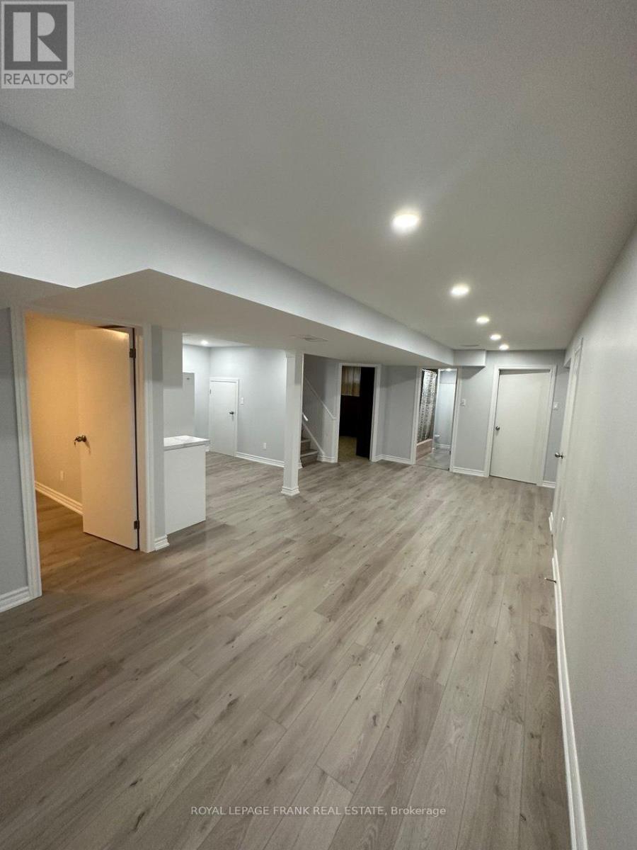 












BSMT - 754 TENNYSON AVENUE

,
Oshawa (Donevan),




Ontario
L1H3K6

