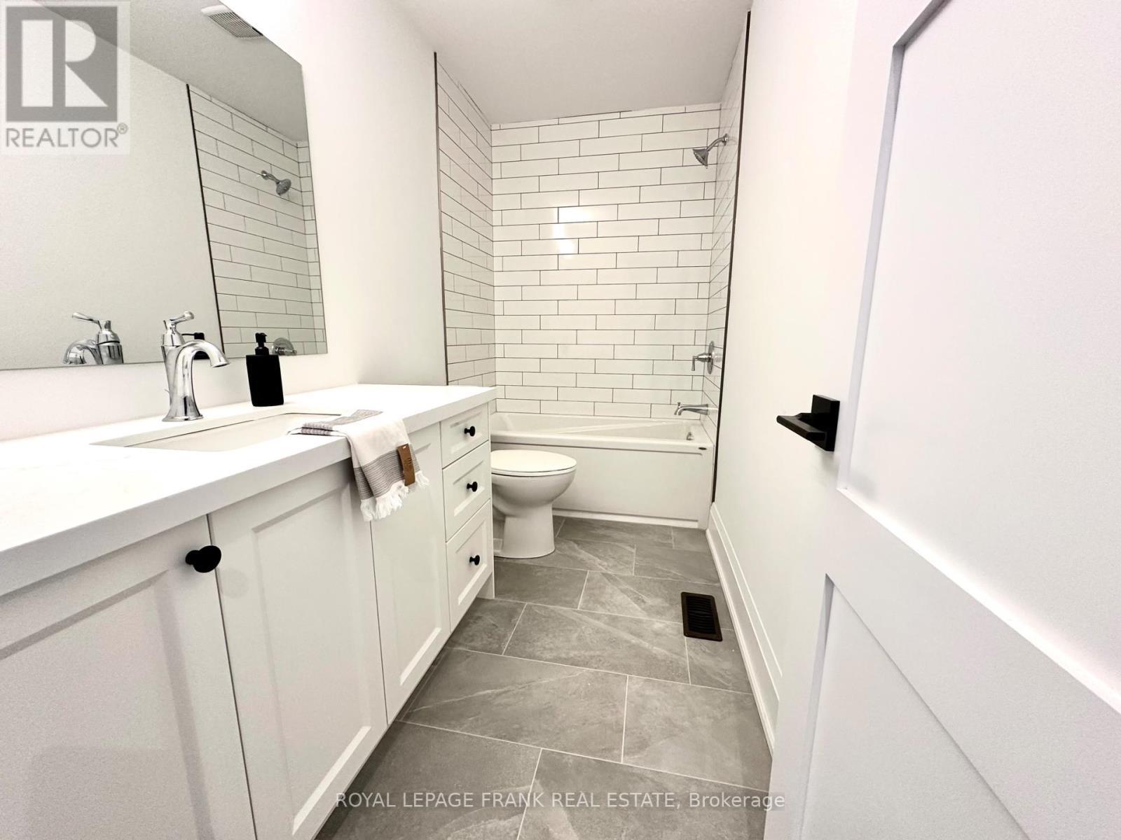 












34 POND STREET

,
Trent Hills (Hastings),




Ontario
K0L1Y0

